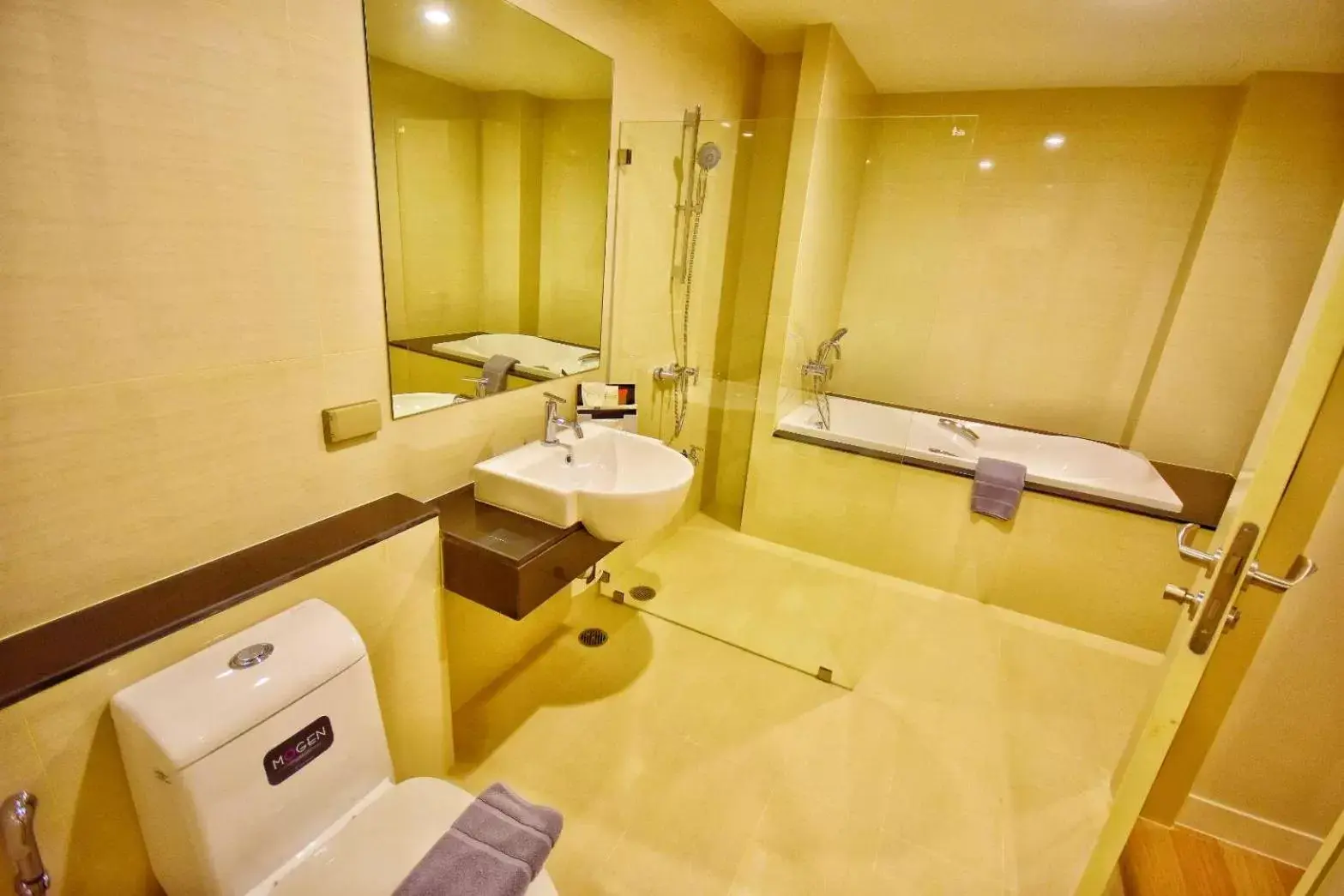 Bathroom in Paeva Luxury Serviced Residence SHA