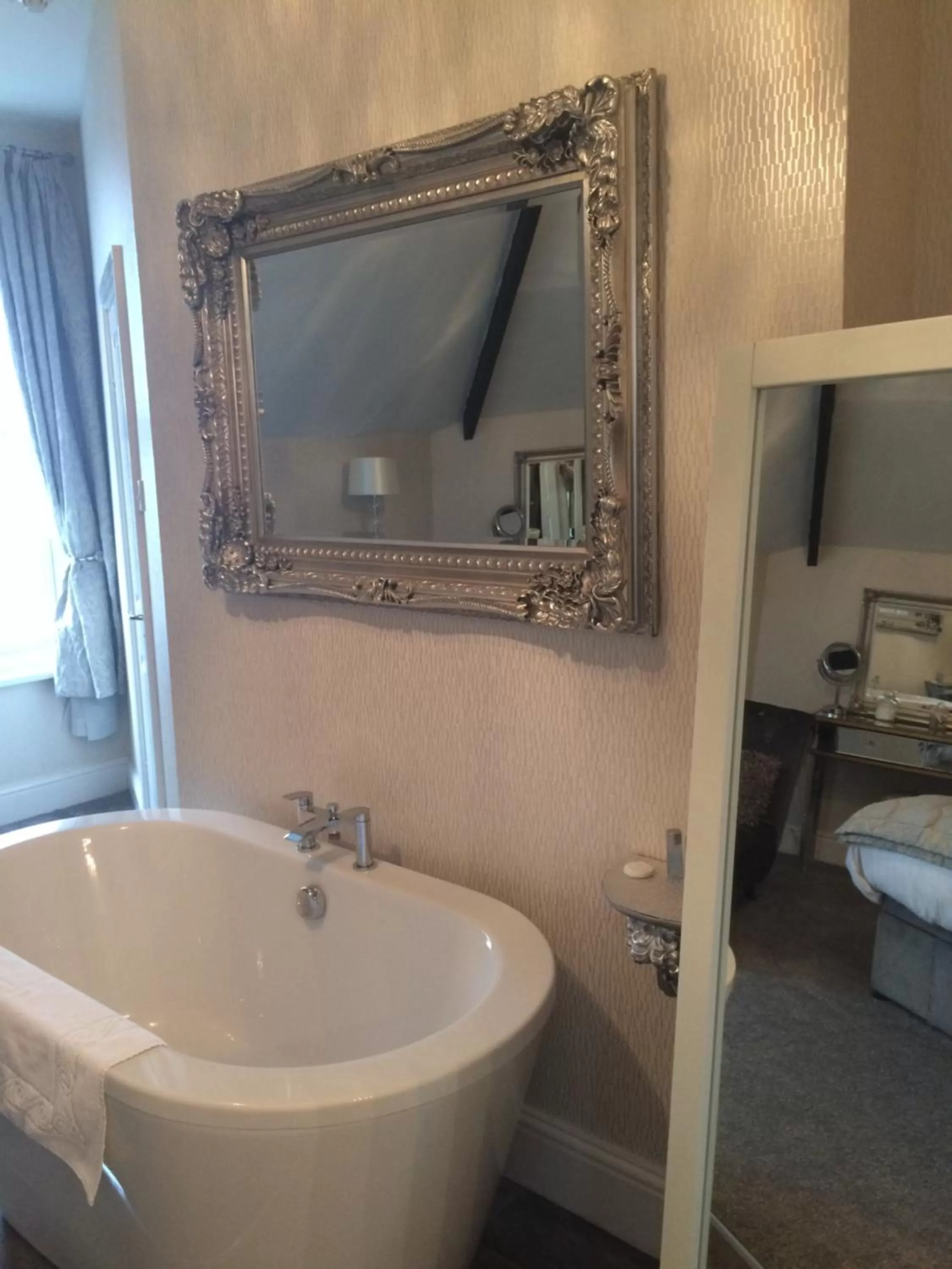 Decorative detail in The Whittington and Cat