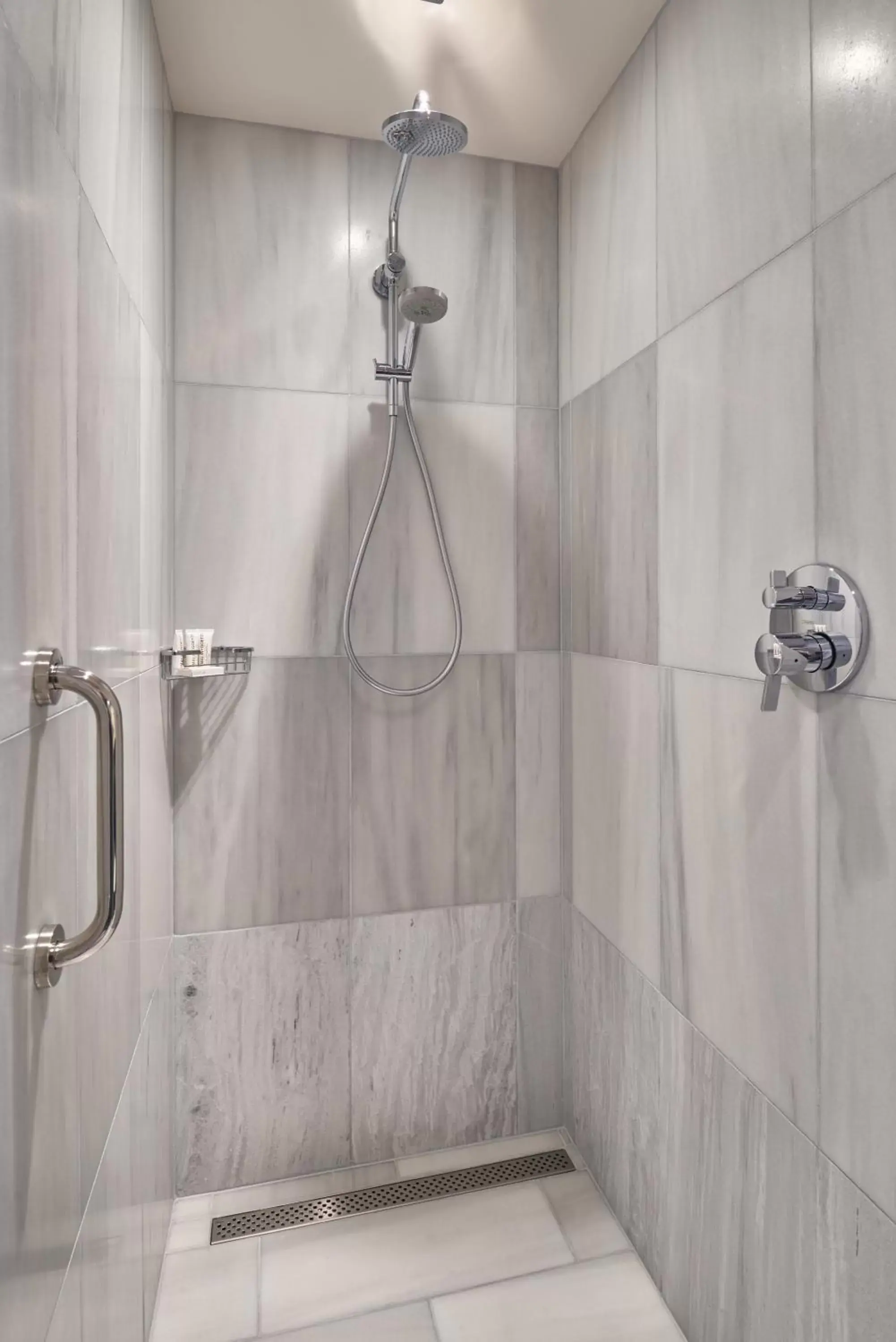 Shower, Bathroom in Stanton House El Paso