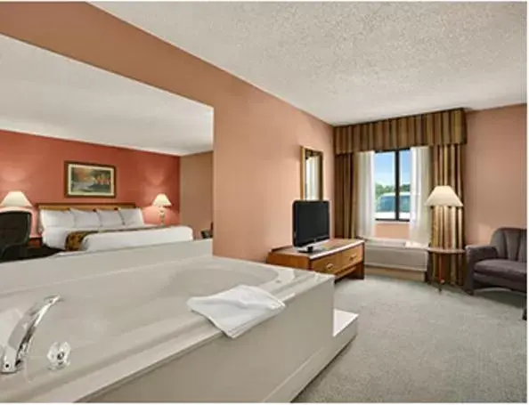 Photo of the whole room, Bed in Baymont by Wyndham Sullivan Photo of the whole room, Bed in Baymont by Wyndham Sullivan