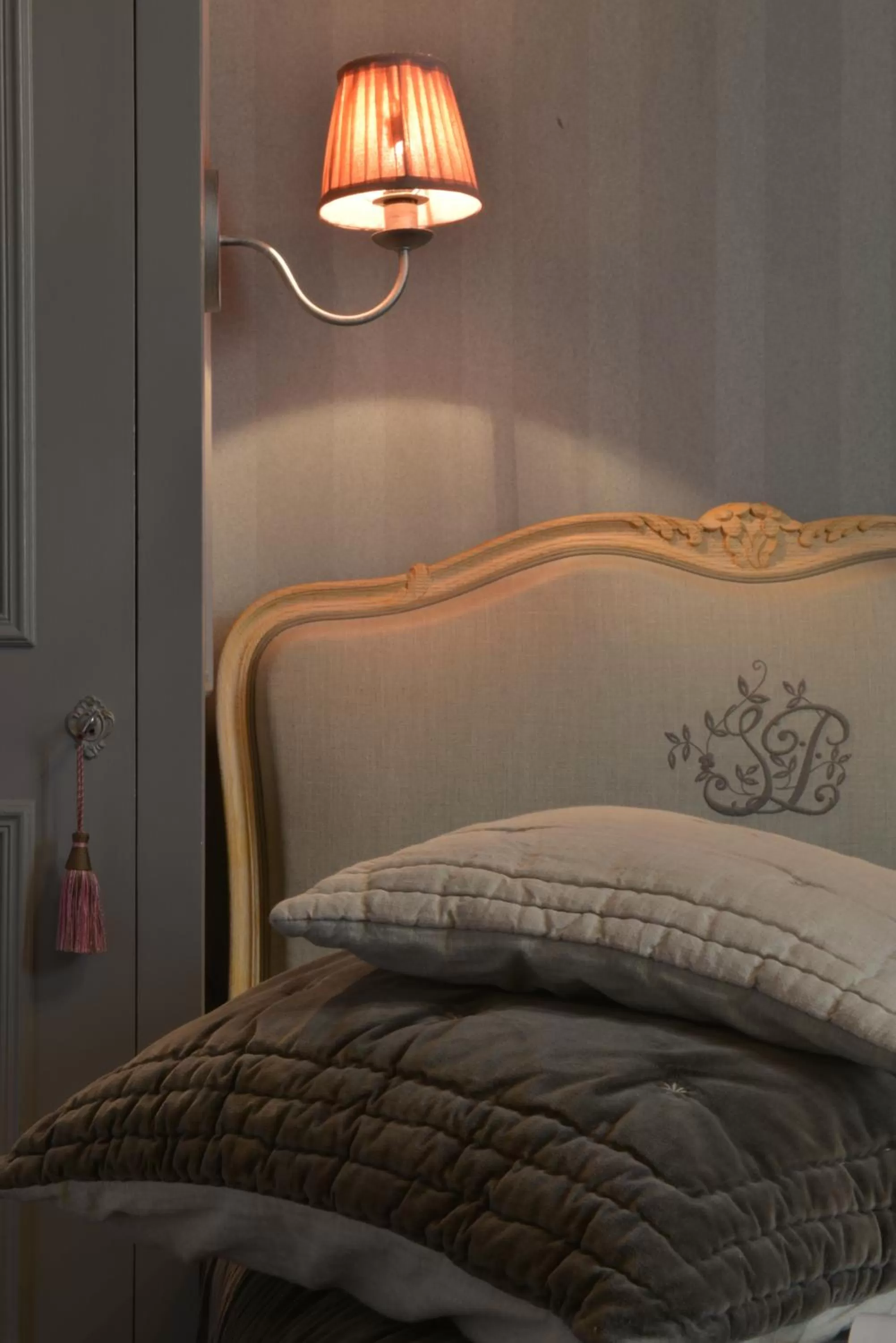 Decorative detail, Bed in Hôtel Saint Pierre Boutique-Hôtel