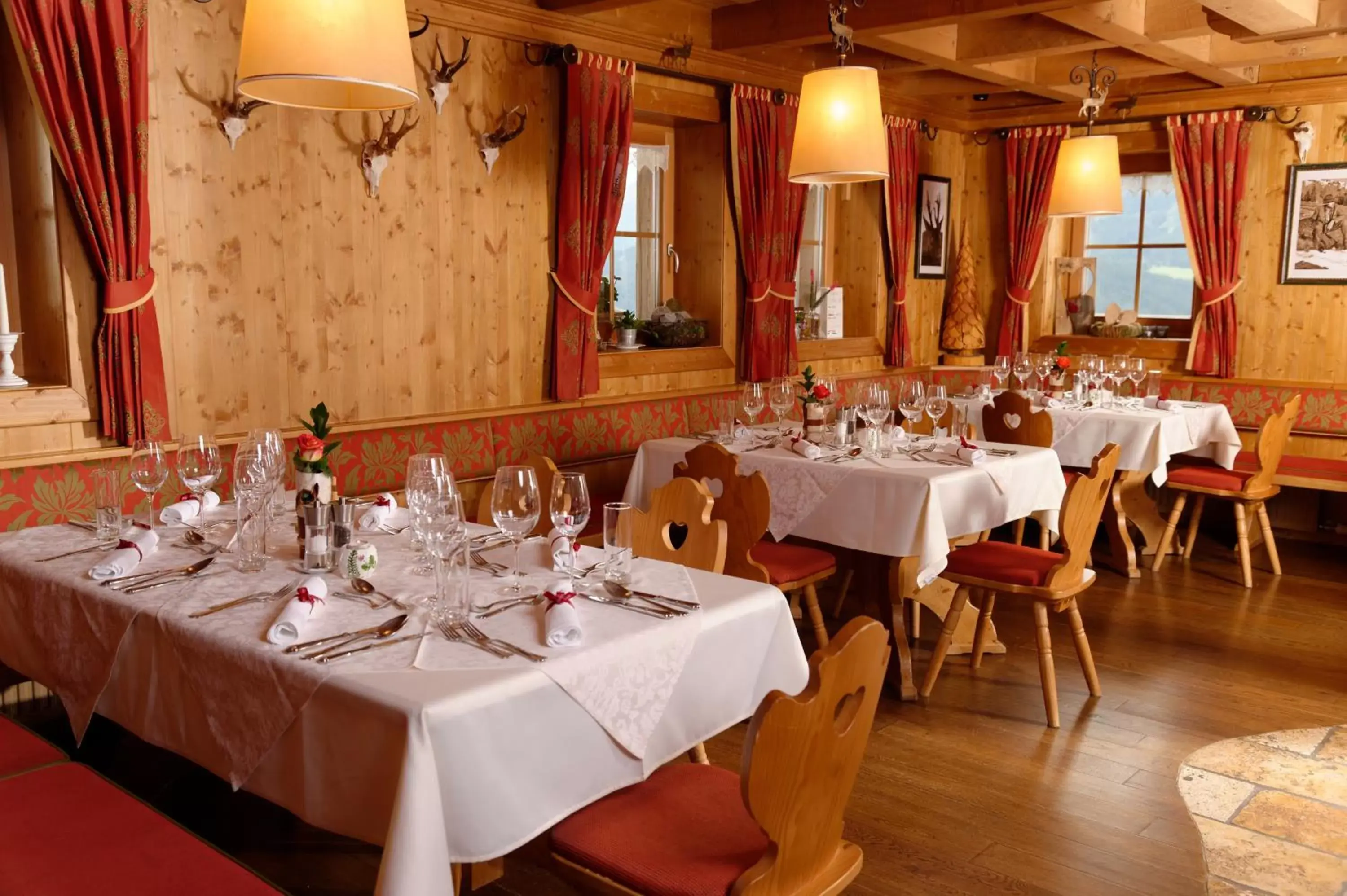 Seating area, Restaurant/Places to Eat in Almwelt Austria