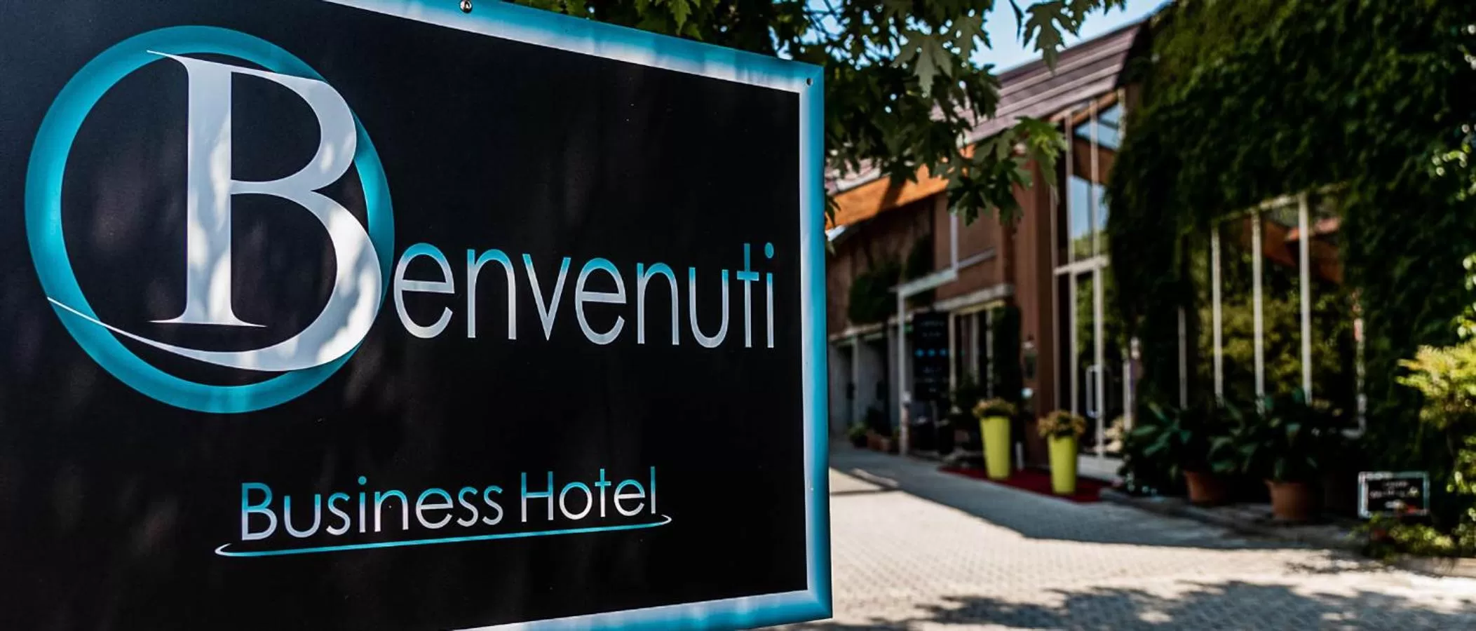 Facade/entrance in Business Hotel