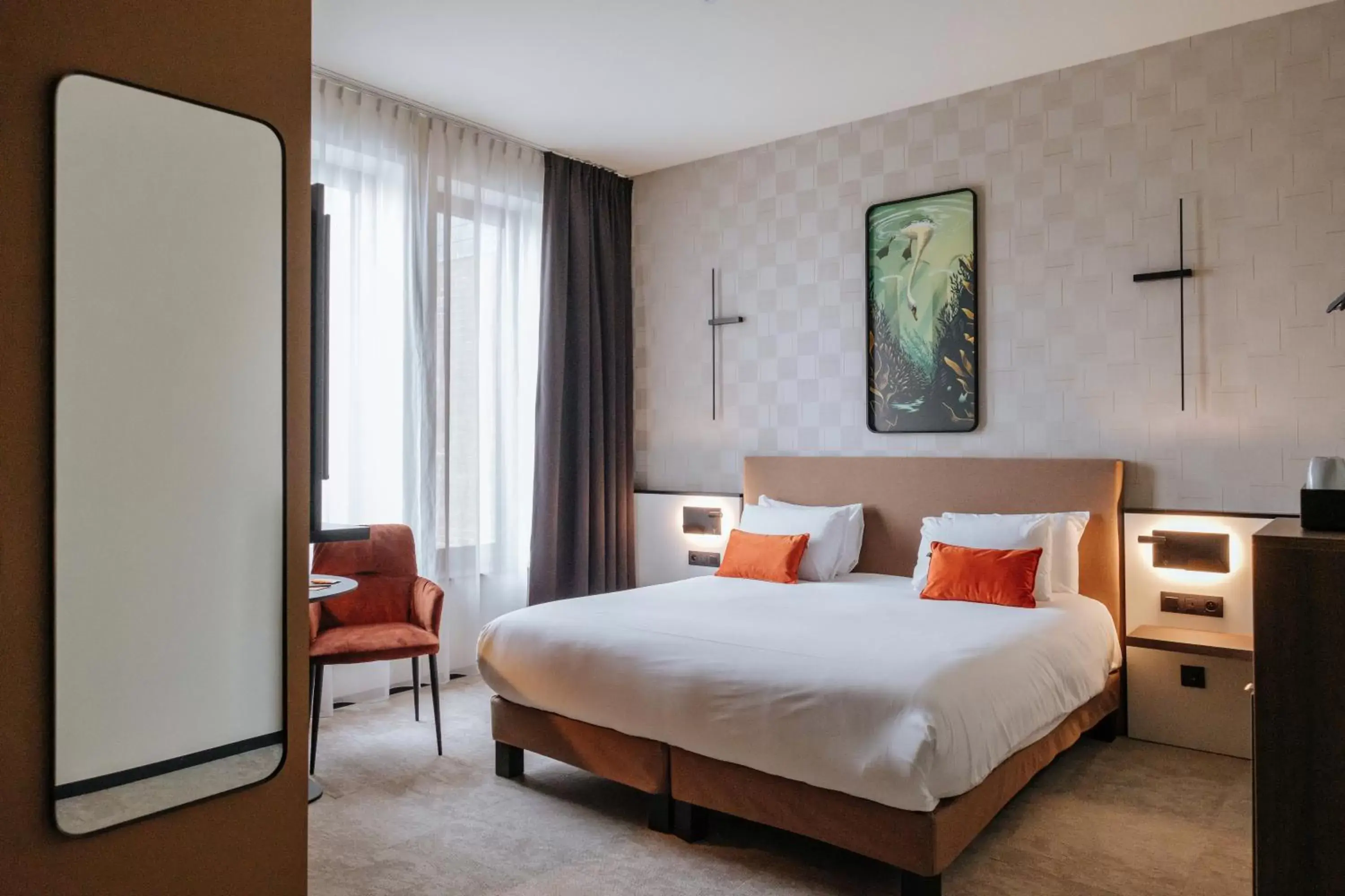 Bedroom, Bed in Mercure Namur Hotel