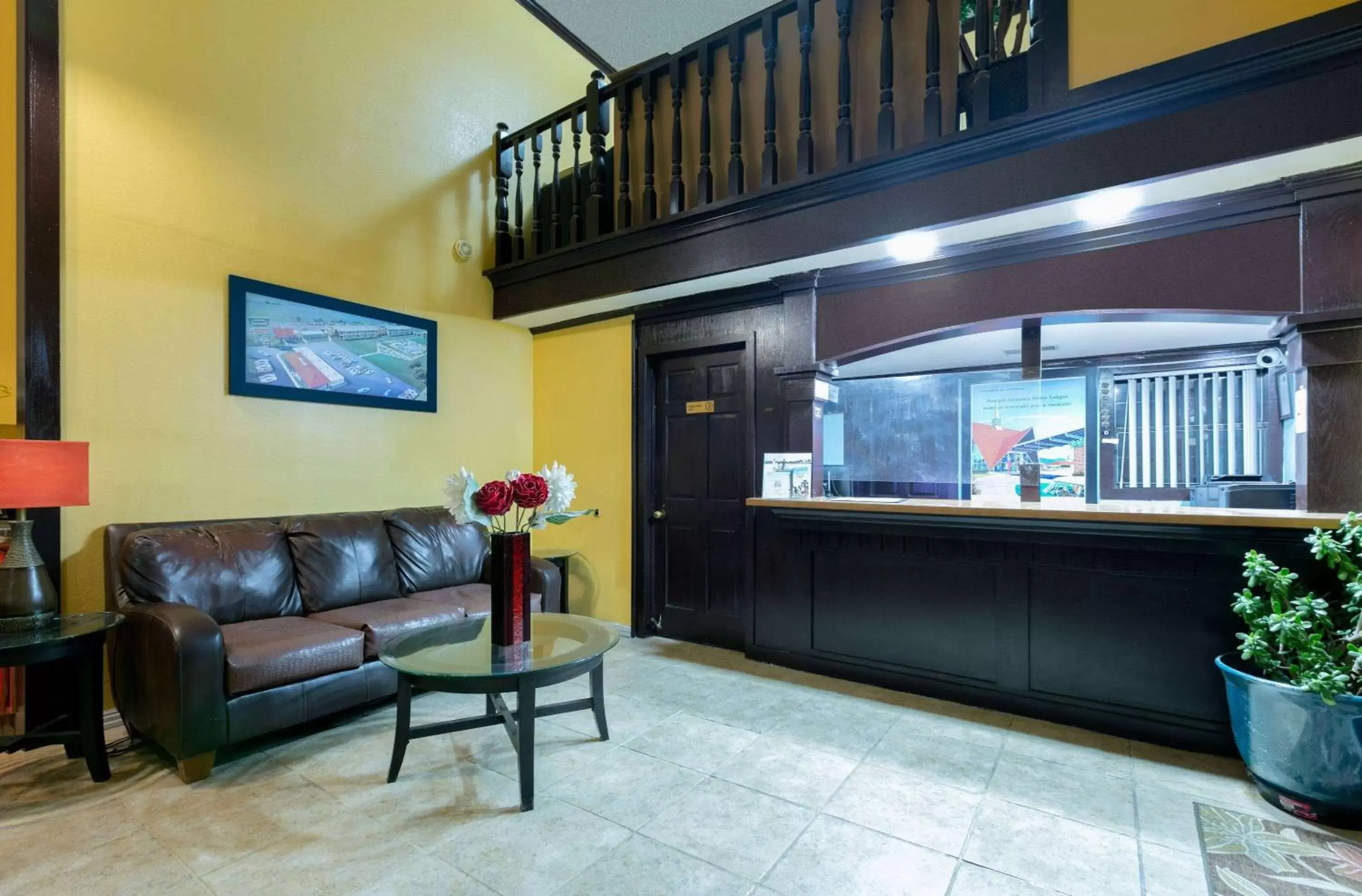 Lobby or reception in Howard Johnson by Wyndham San Marcos Lobby or reception in Howard Johnson by Wyndham San Marcos