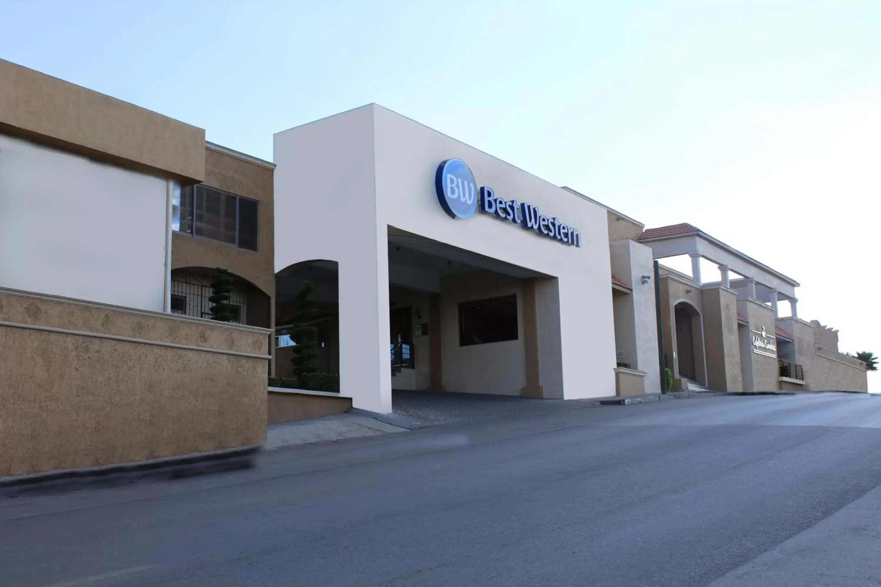 Facade/entrance in Best Western Cumbres Inn Cd. Cuauhtemoc Facade/entrance in Best Western Cumbres Inn Cd. Cuauhtemoc