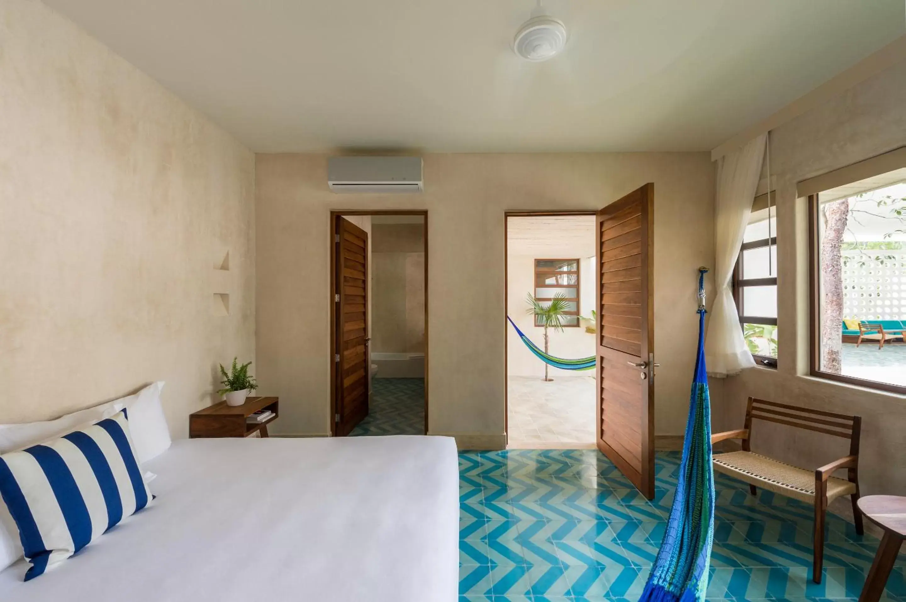 Bedroom, Bed in Hotel Tiki Tiki Tulum