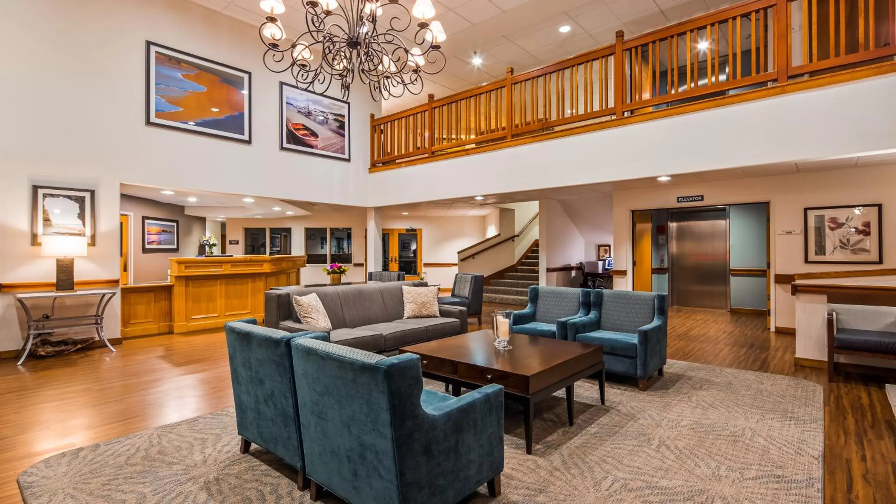 Lobby or reception, Seating Area in Best Western Plus Edmonds Harbor Inn