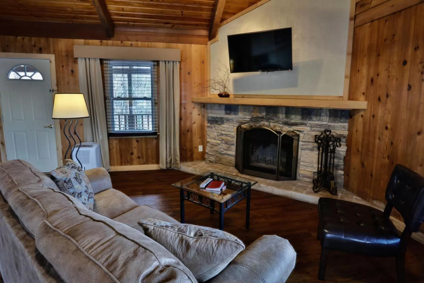 Deluxe Double Cabin in Forrest Hills Mountain Resort