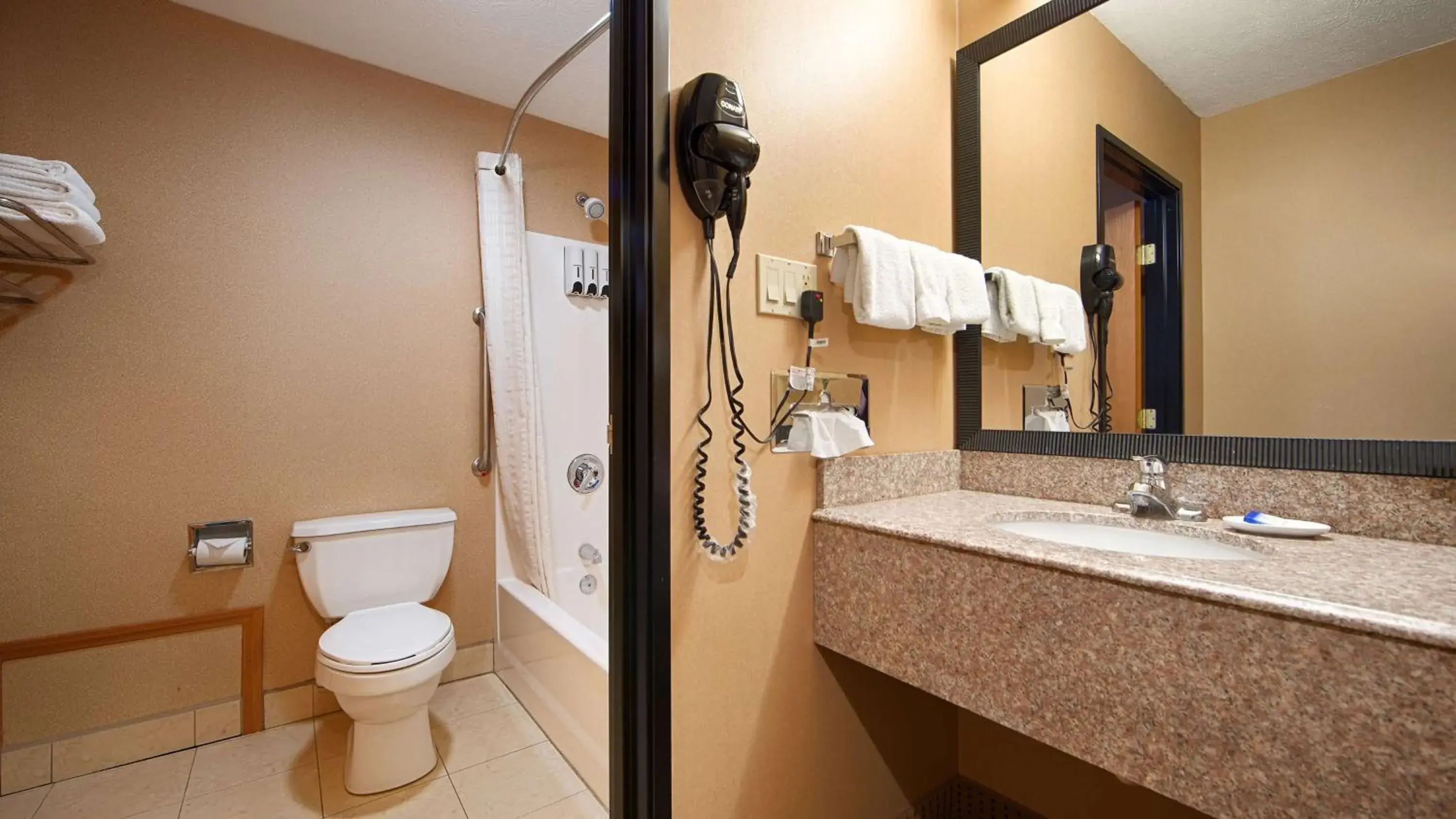 Bathroom in Hotel Lincoln Inn