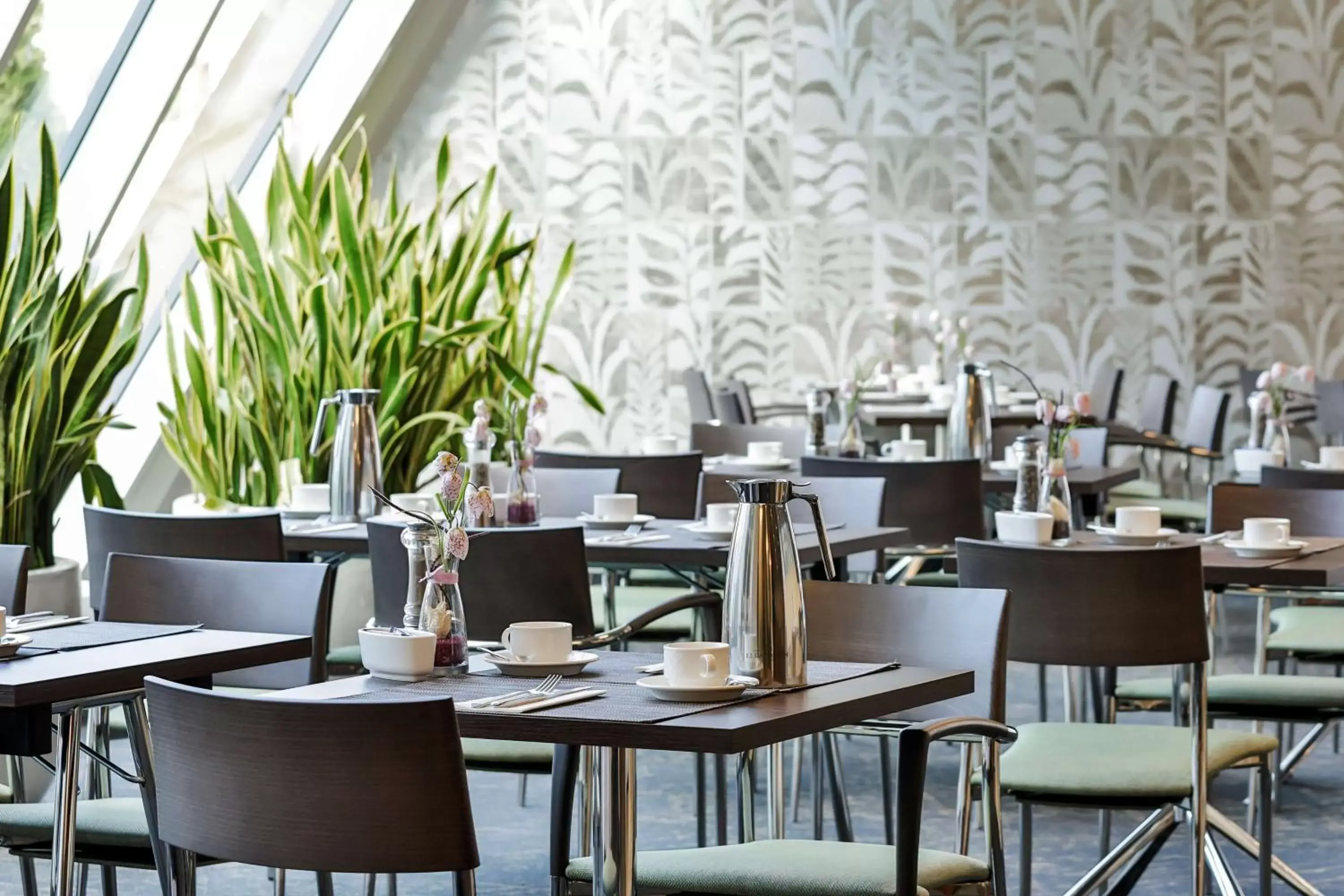 Breakfast, Restaurant/Places to Eat in Dorint Hotel Dresden