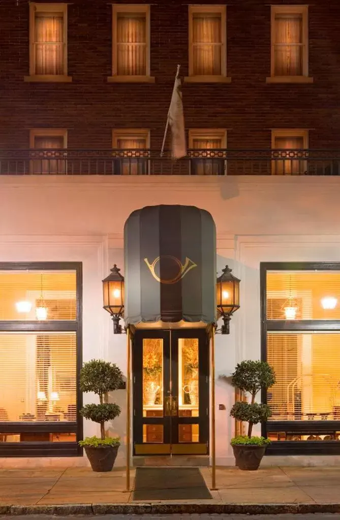 Facade/entrance in Planters Inn on Reynolds Square