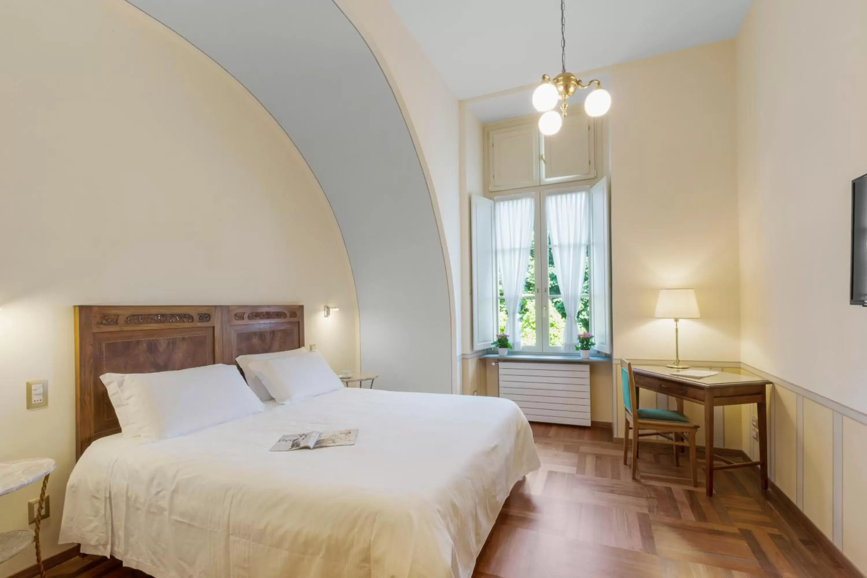 Bed in Hotel Roma e Rocca Cavour