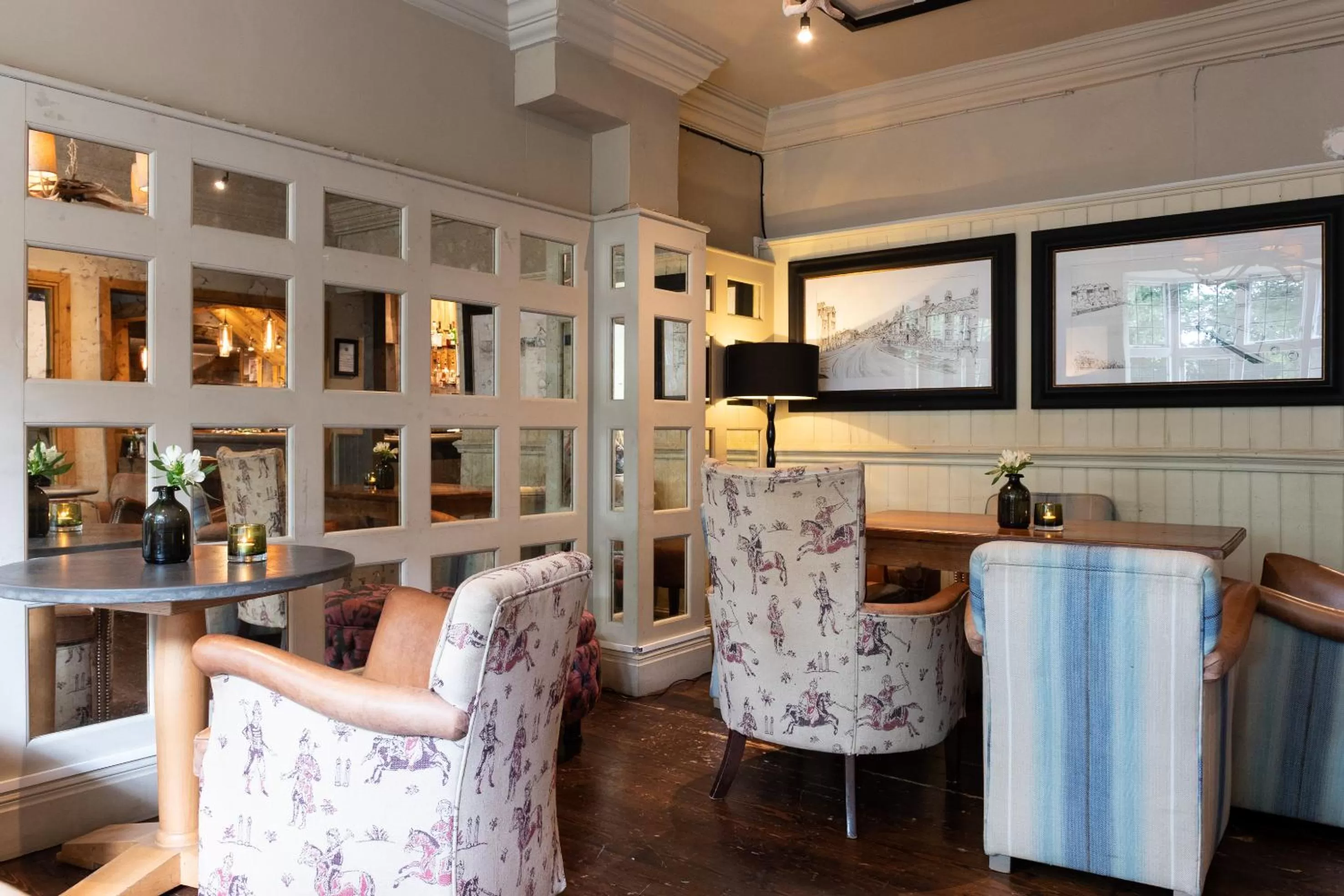 Restaurant/places to eat, Seating Area in The Oatlands Chaser by Innkeeper's Collection