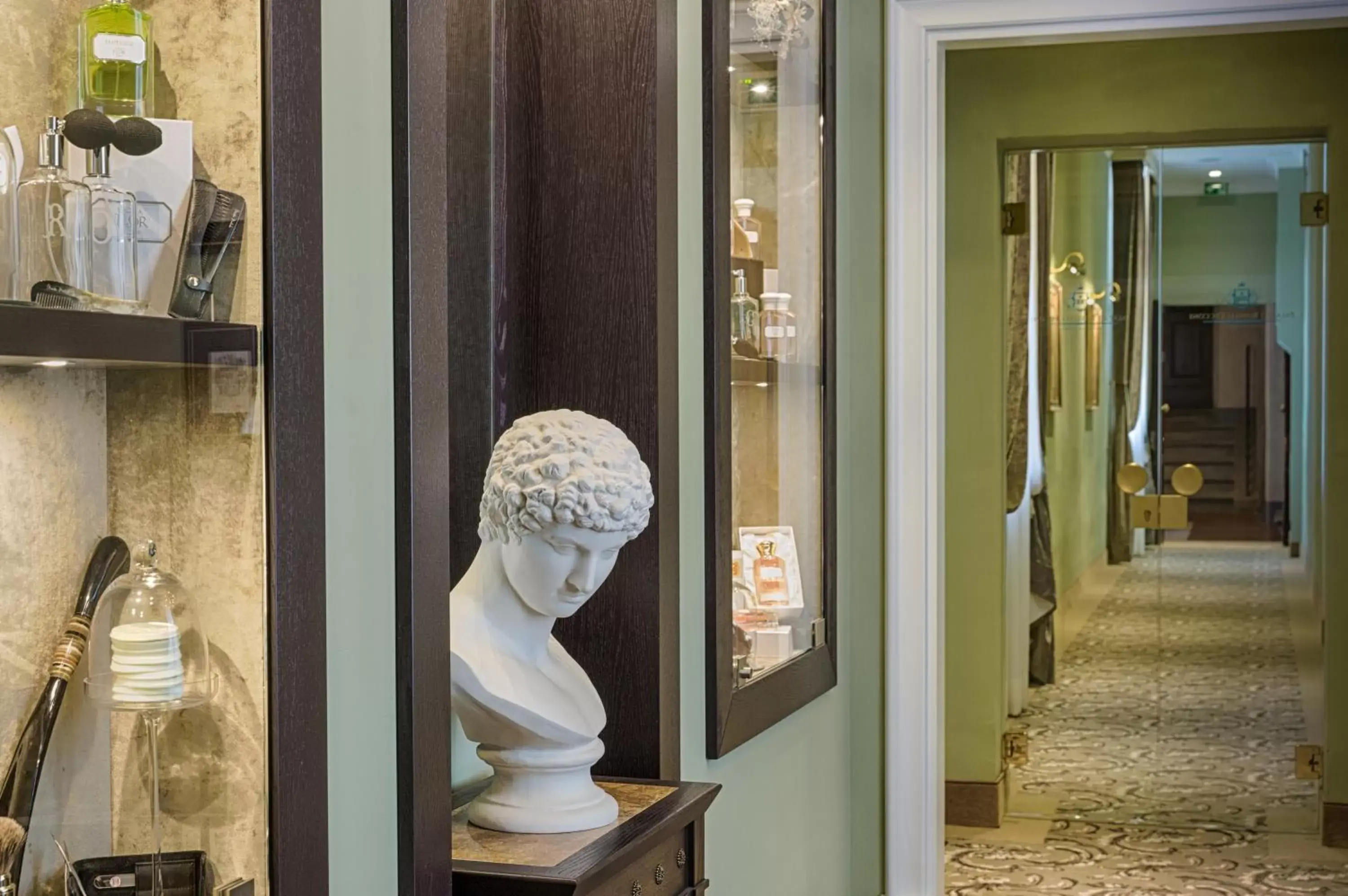 Library, Lobby/Reception in Palazzo Roselli Cecconi