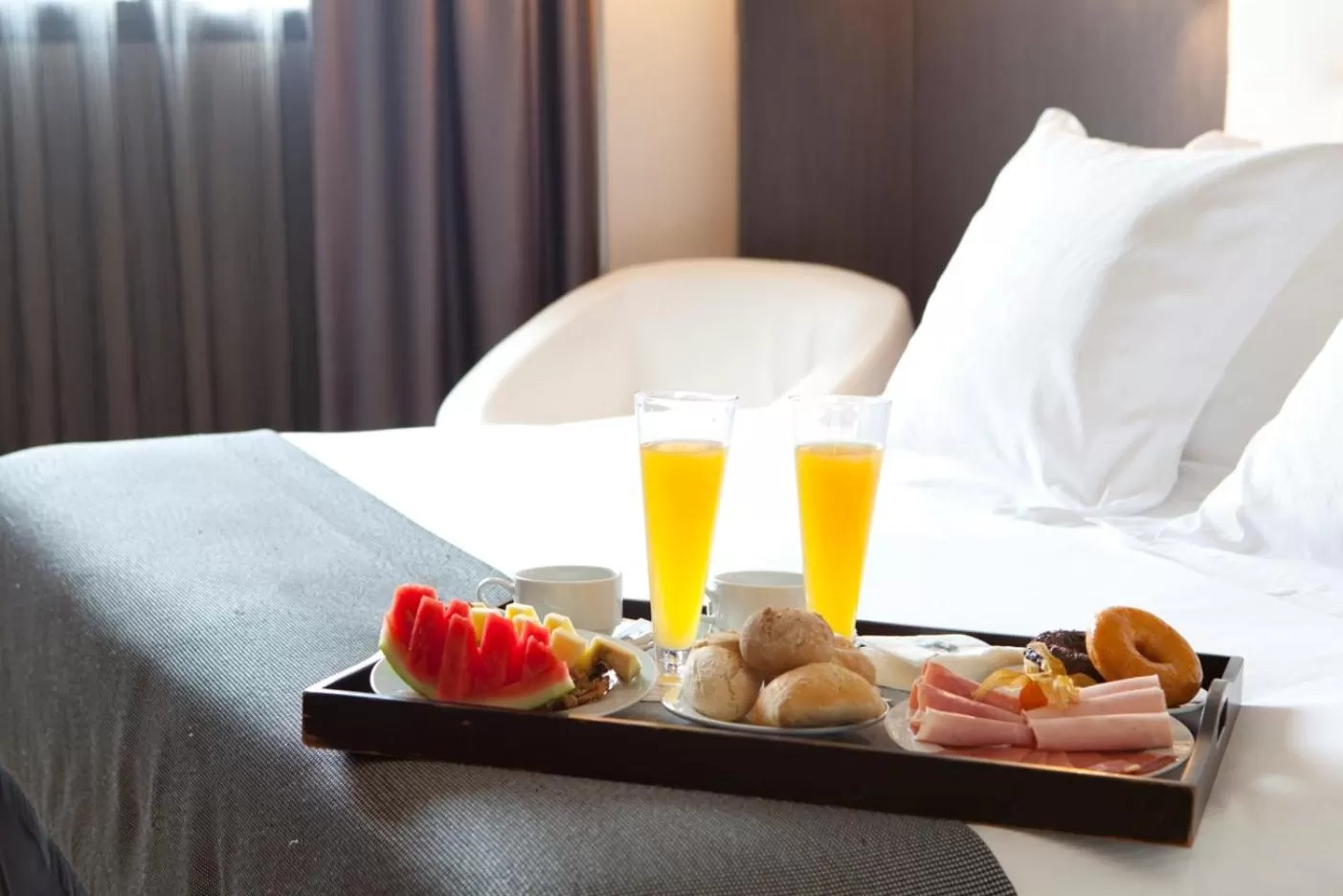 Breakfast, Bed in Hotel Maydrit Airport