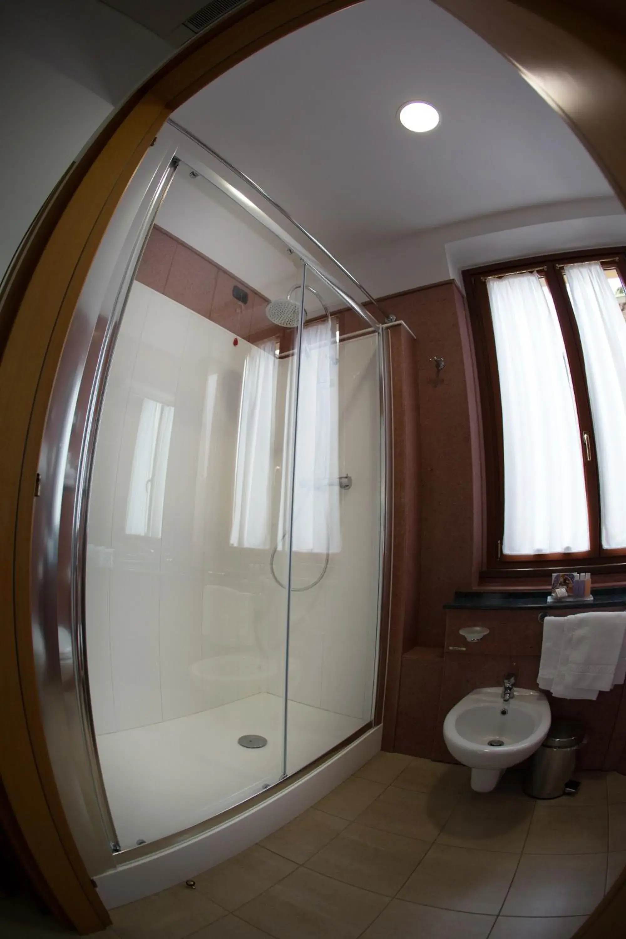 Shower, Bathroom in Hotel Duomo