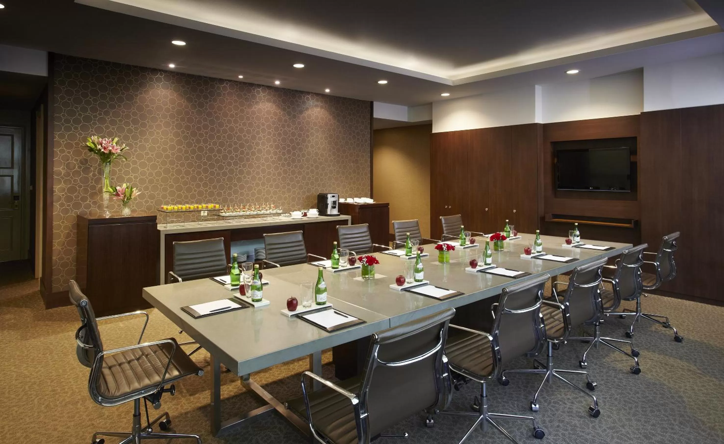 Business facilities in Gran Melia Jakarta