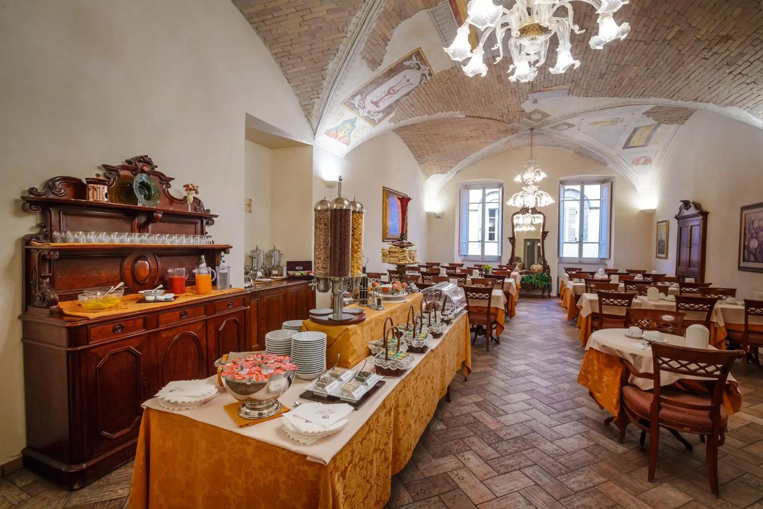 Restaurant/places to eat in Hotel Fortuna Restaurant/places to eat in Hotel Fortuna