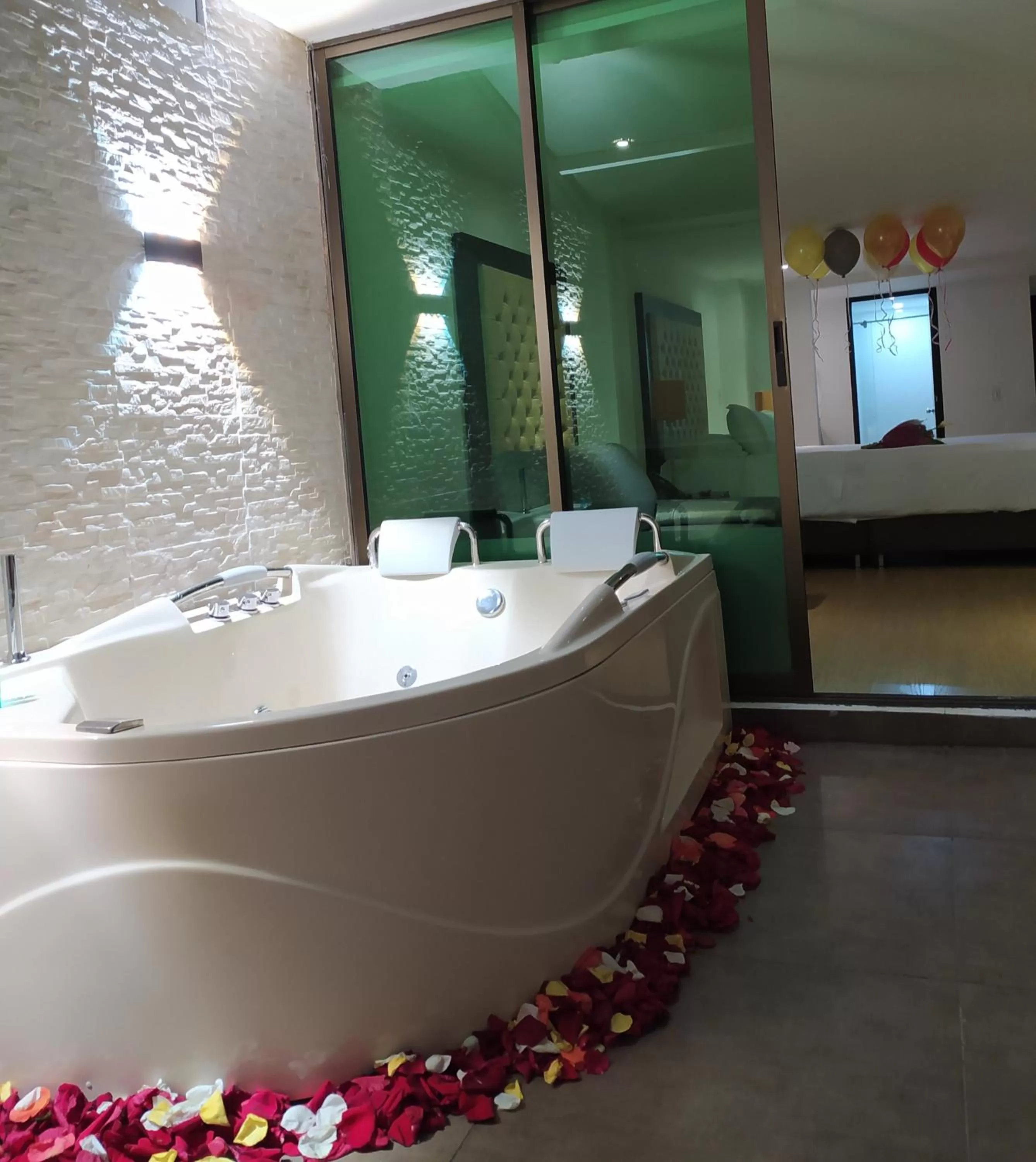 Bath in Hotel Grand Park