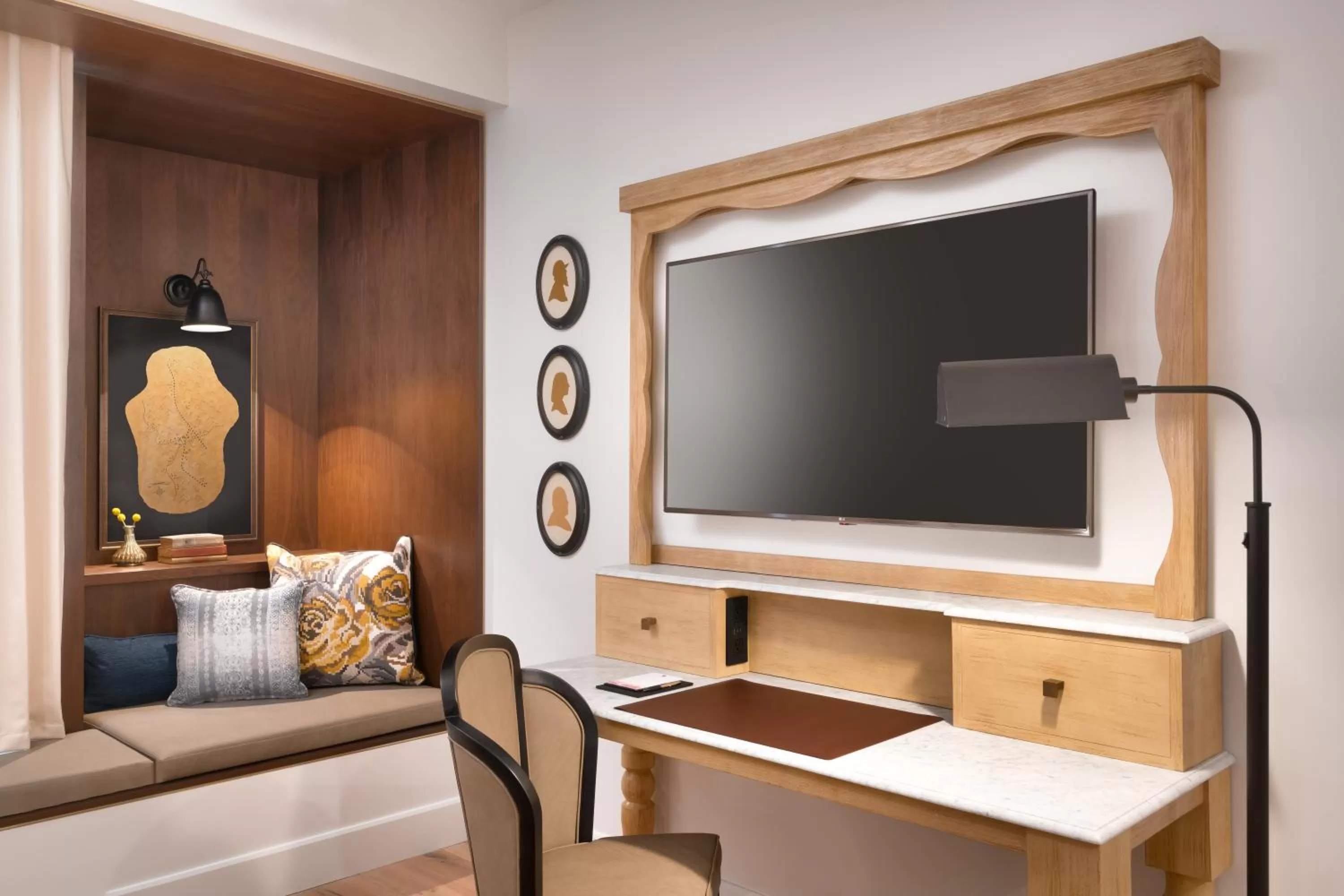 Seating area, Bed in The Advenire, Autograph Collection