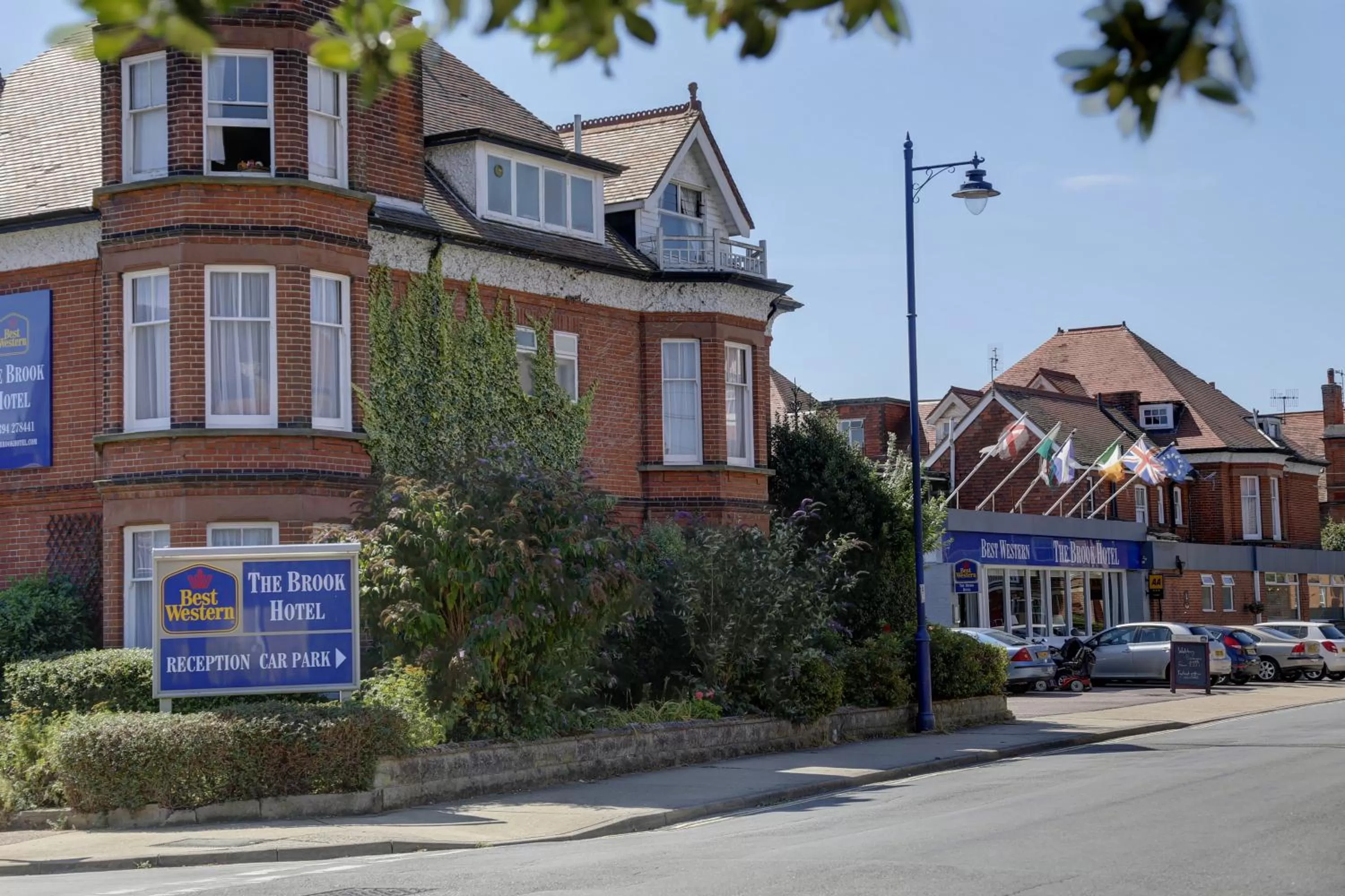 Facade/entrance, Property Building in Best Western Brook Hotel