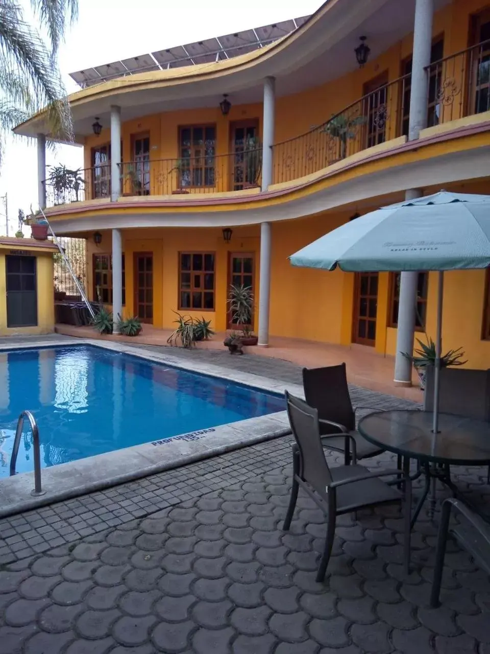 Swimming Pool in Hotel Plaza del Sol