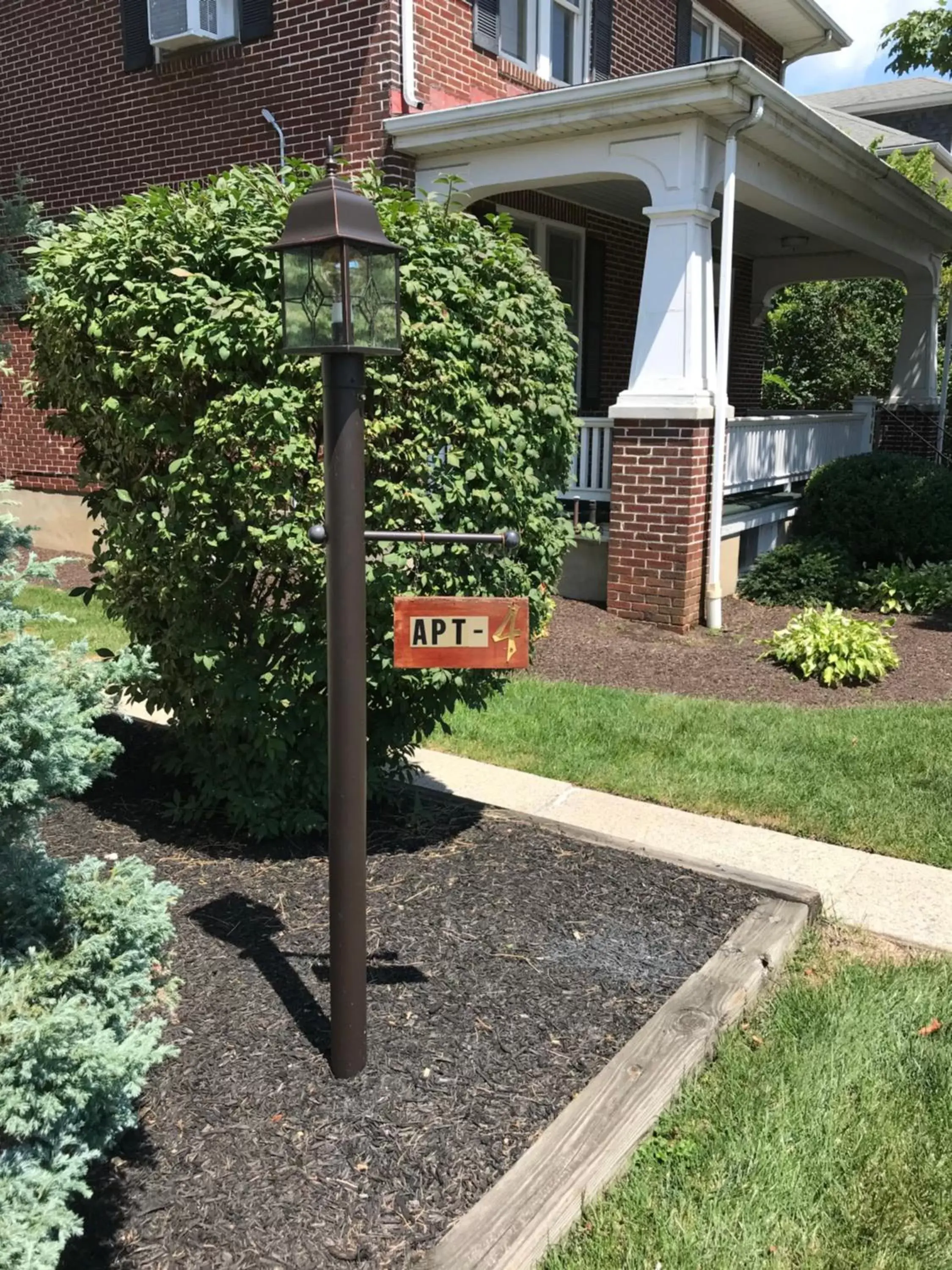 Garden in Simmons Motel and Suites