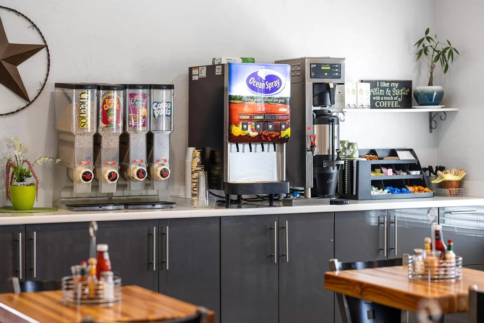 Breakfast in GreenTree Inn Prescott Valley