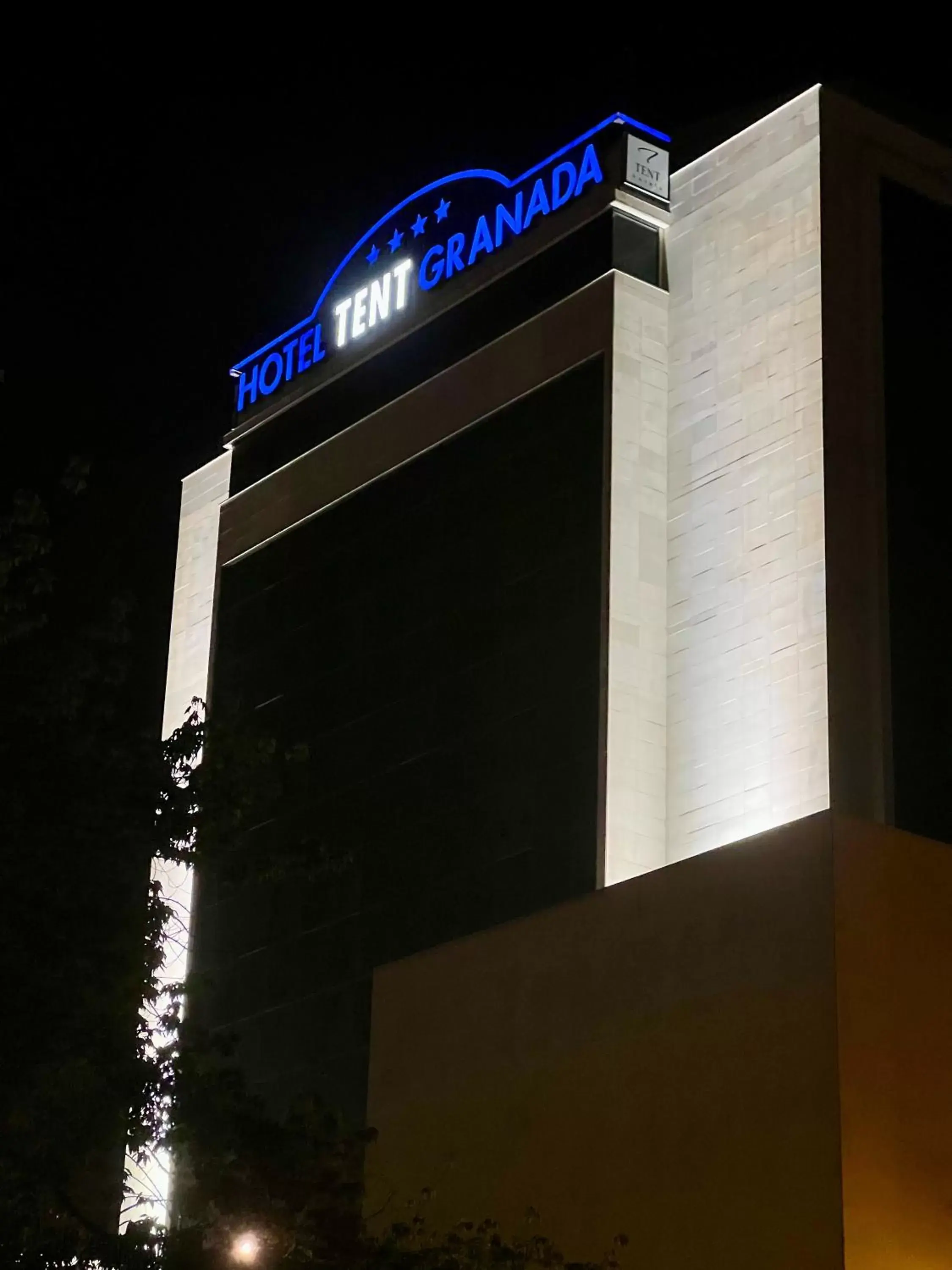 Facade/entrance, Property Building in Hotel Tent Granada