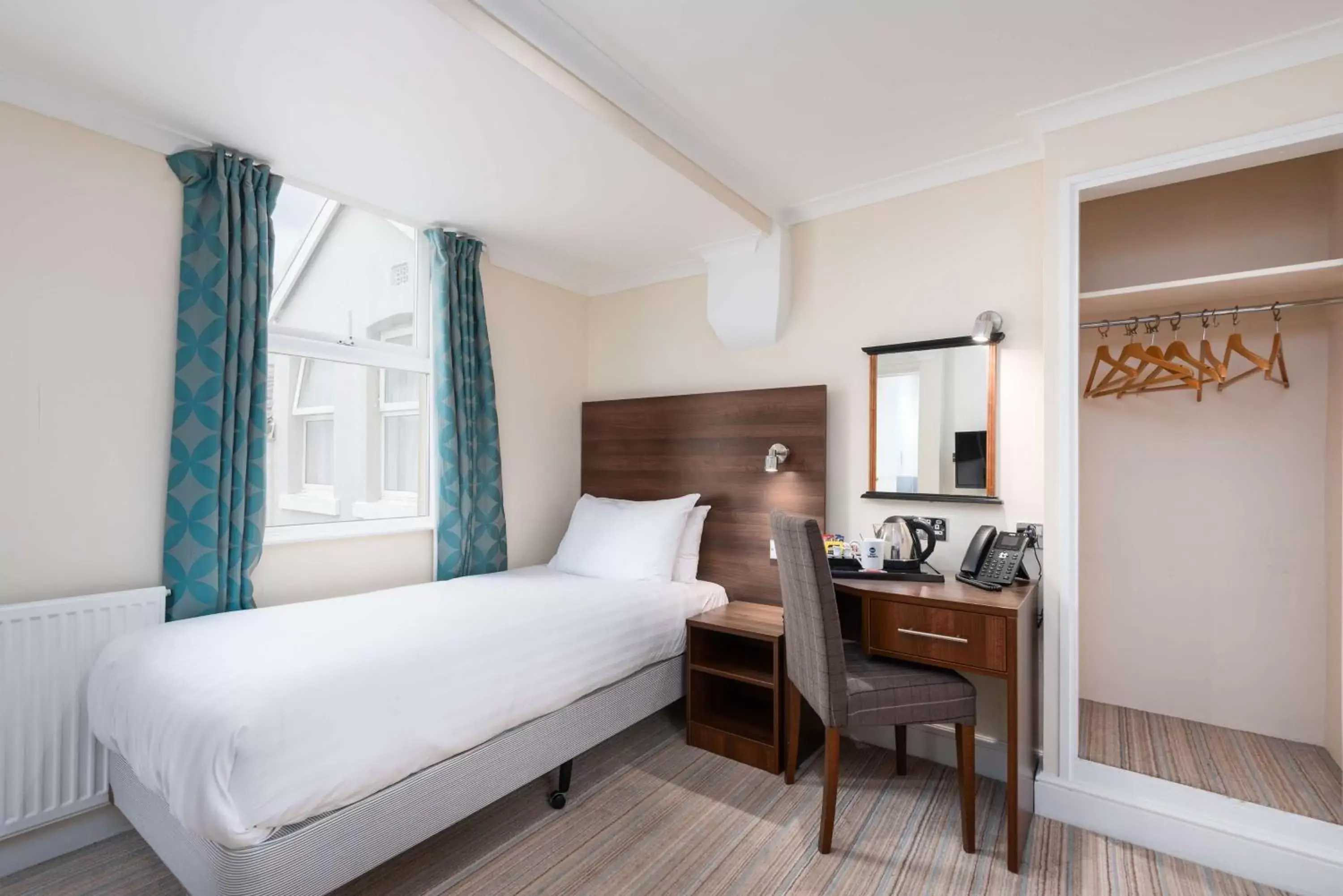 Bedroom, Bed in Best Western Carlton Hotel