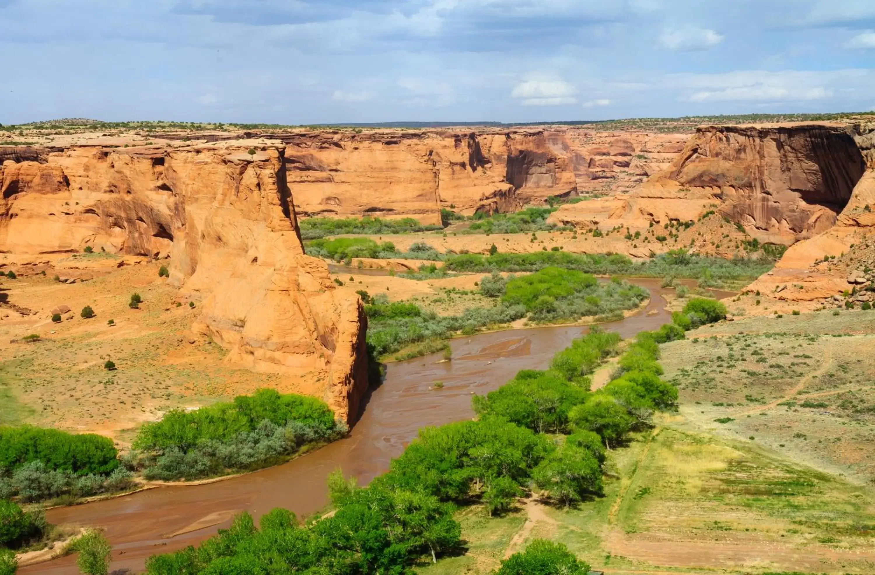 River view, Bird's-eye View in Thunderbird Lodge