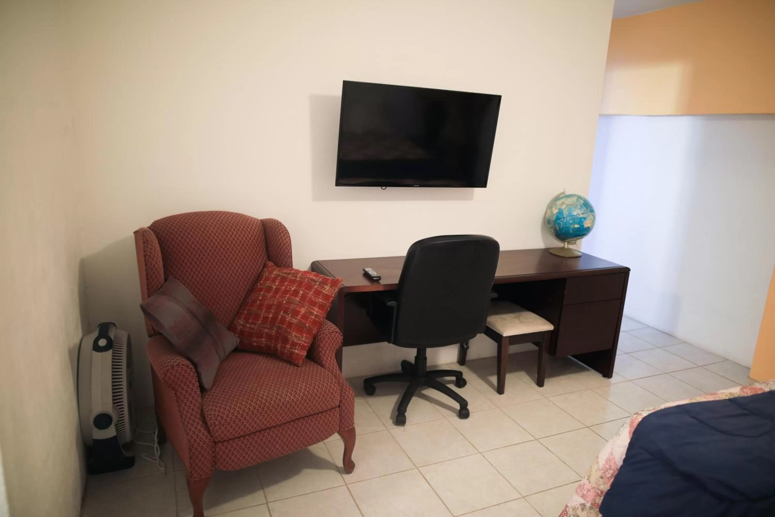 TV and multimedia in Playa Hermosa Inn at the beach