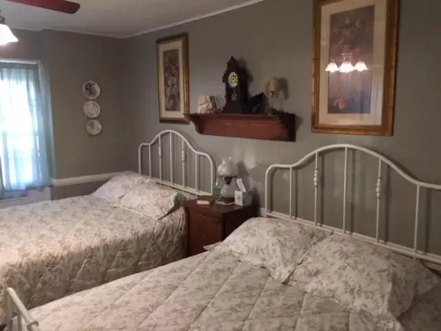 Bed in Willard Richards Inn