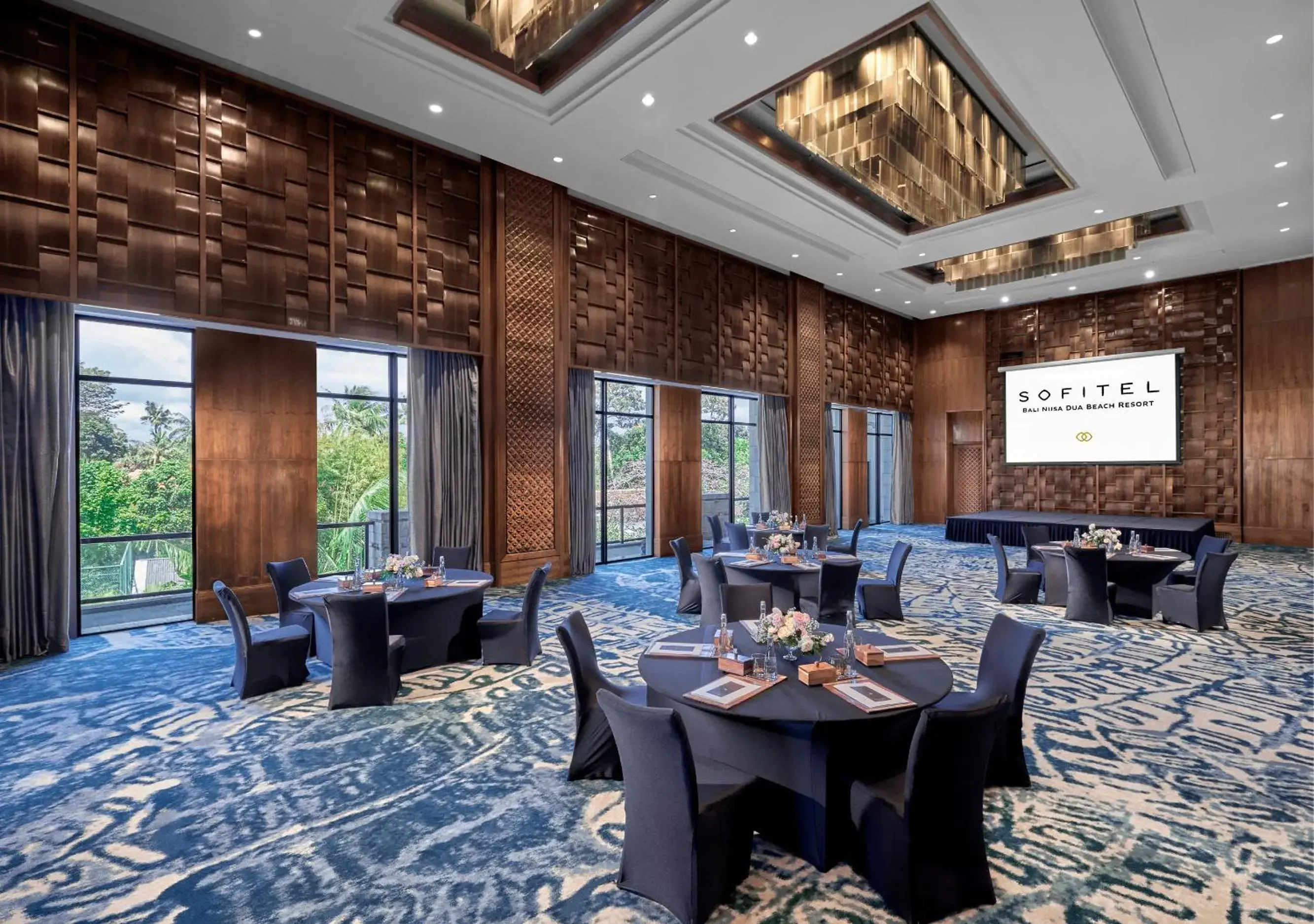 Meeting/conference room, Restaurant/Places to Eat in Suites & Villas at Sofitel Bali