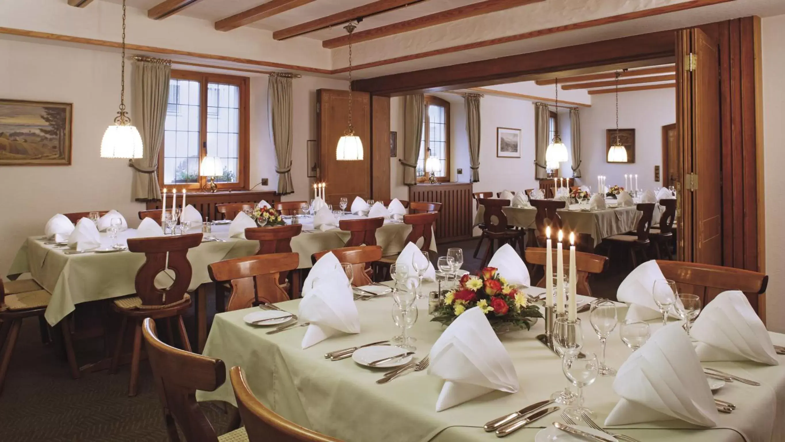 Food, Restaurant/Places to Eat in Hotel Zum Schiff