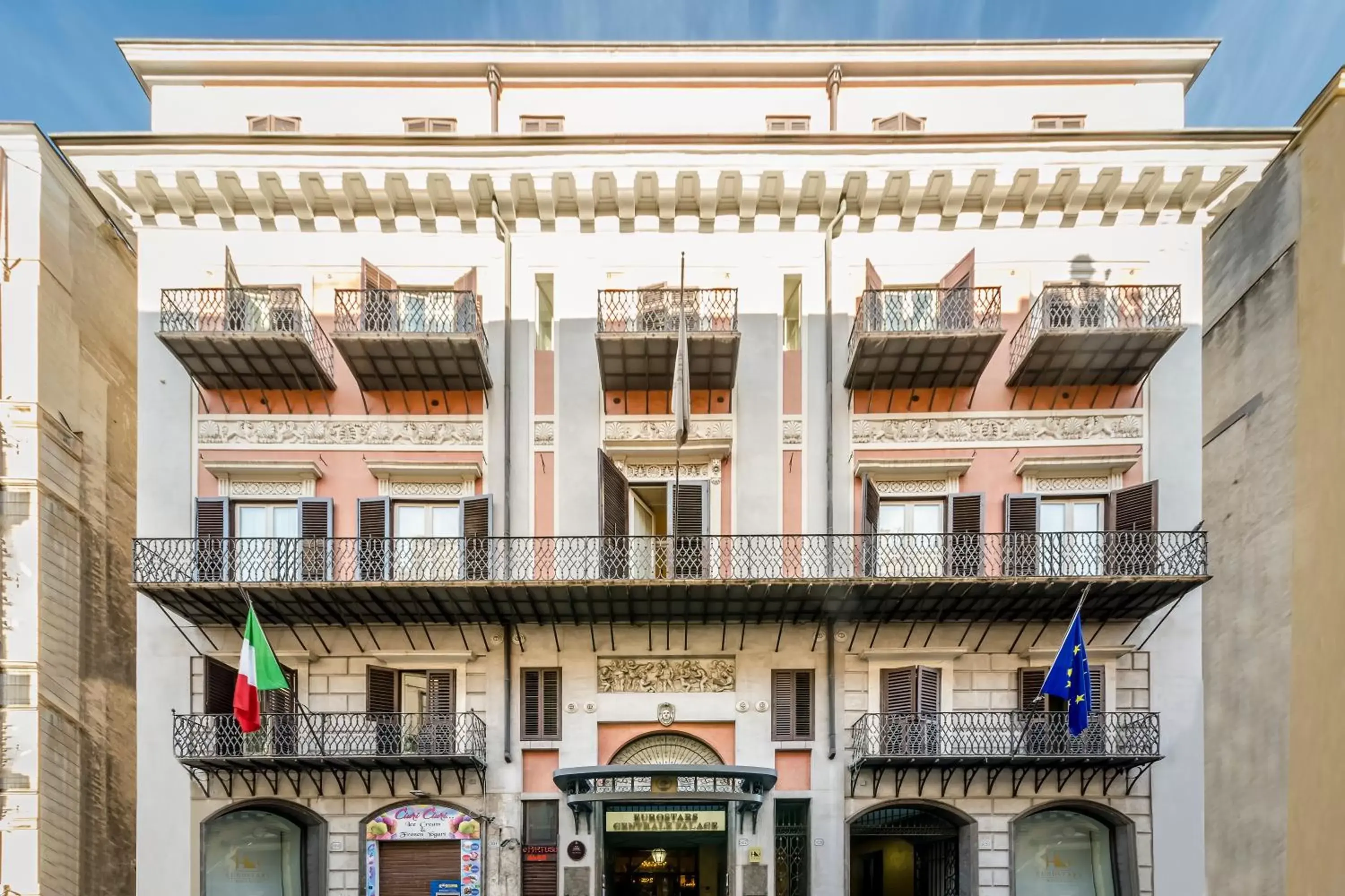 Property Building in Eurostars Centrale Palace Hotel