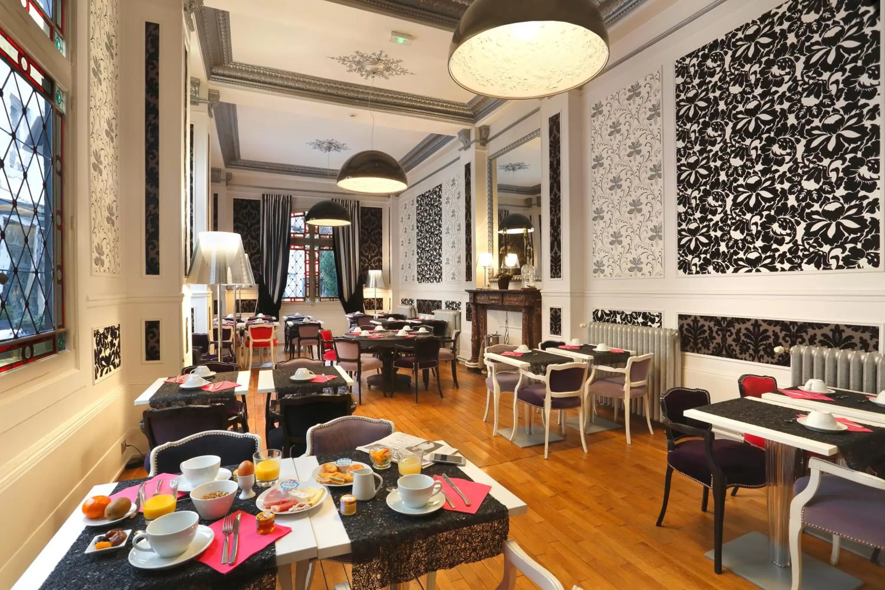 Breakfast, Restaurant/Places to Eat in Hôtel de Paris
