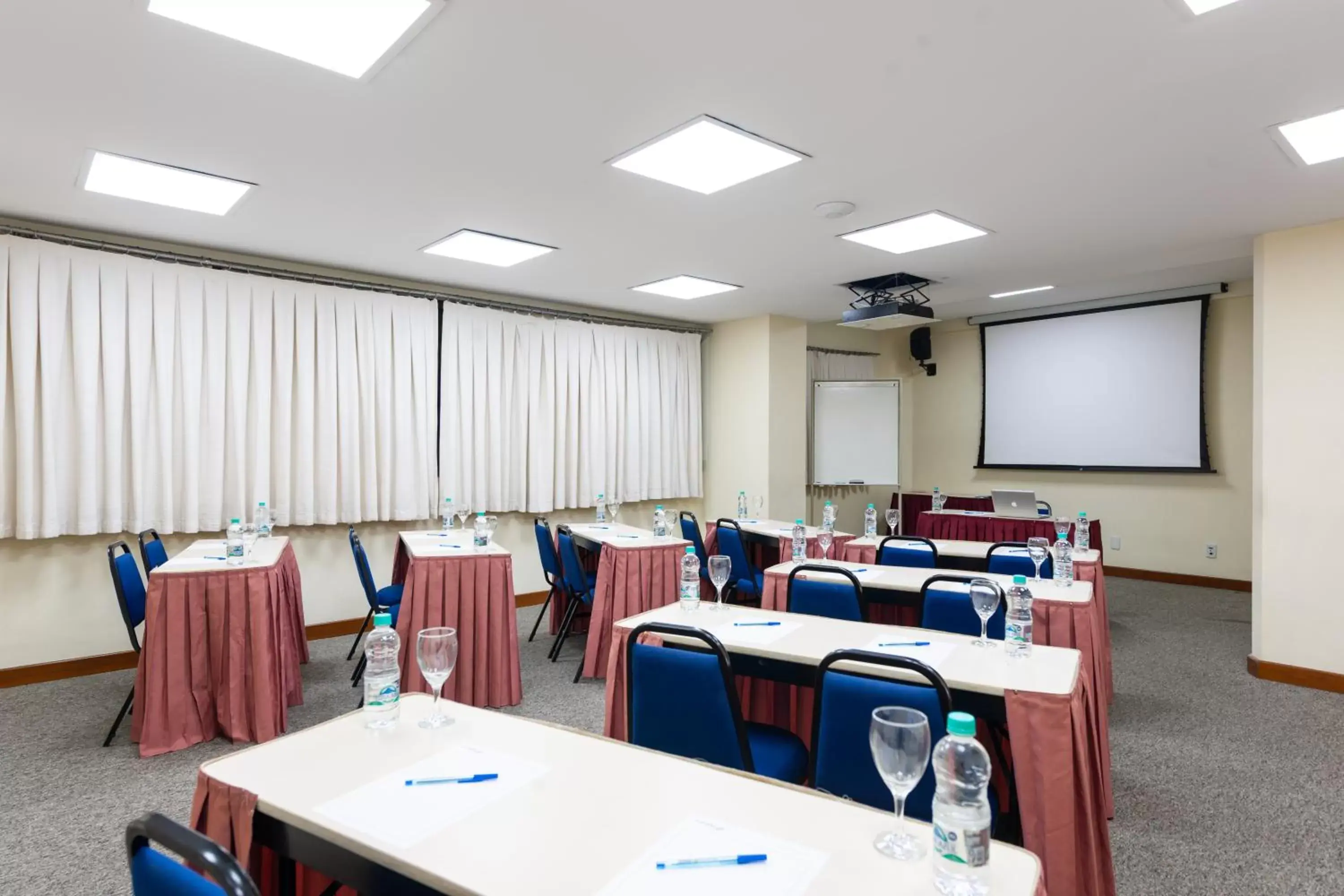 Meeting/conference room in Slaviero Vitória