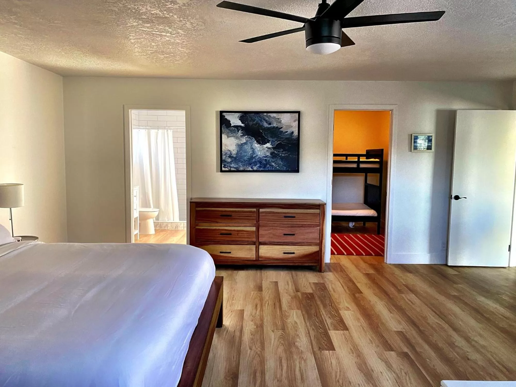 Photo of the whole room, Bed in San Dune Inn