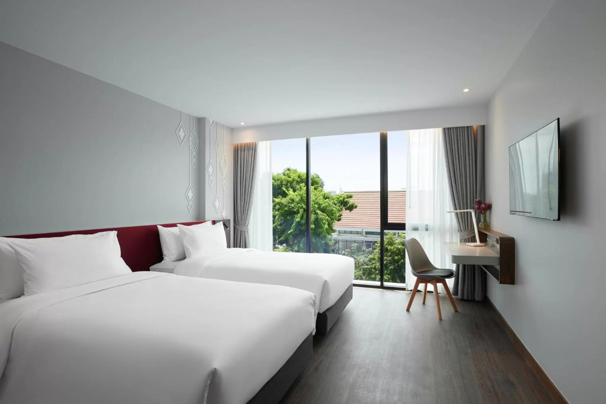 Photo of the whole room, Bed in Centara Life Hotel Bangkok Phra Nakhon