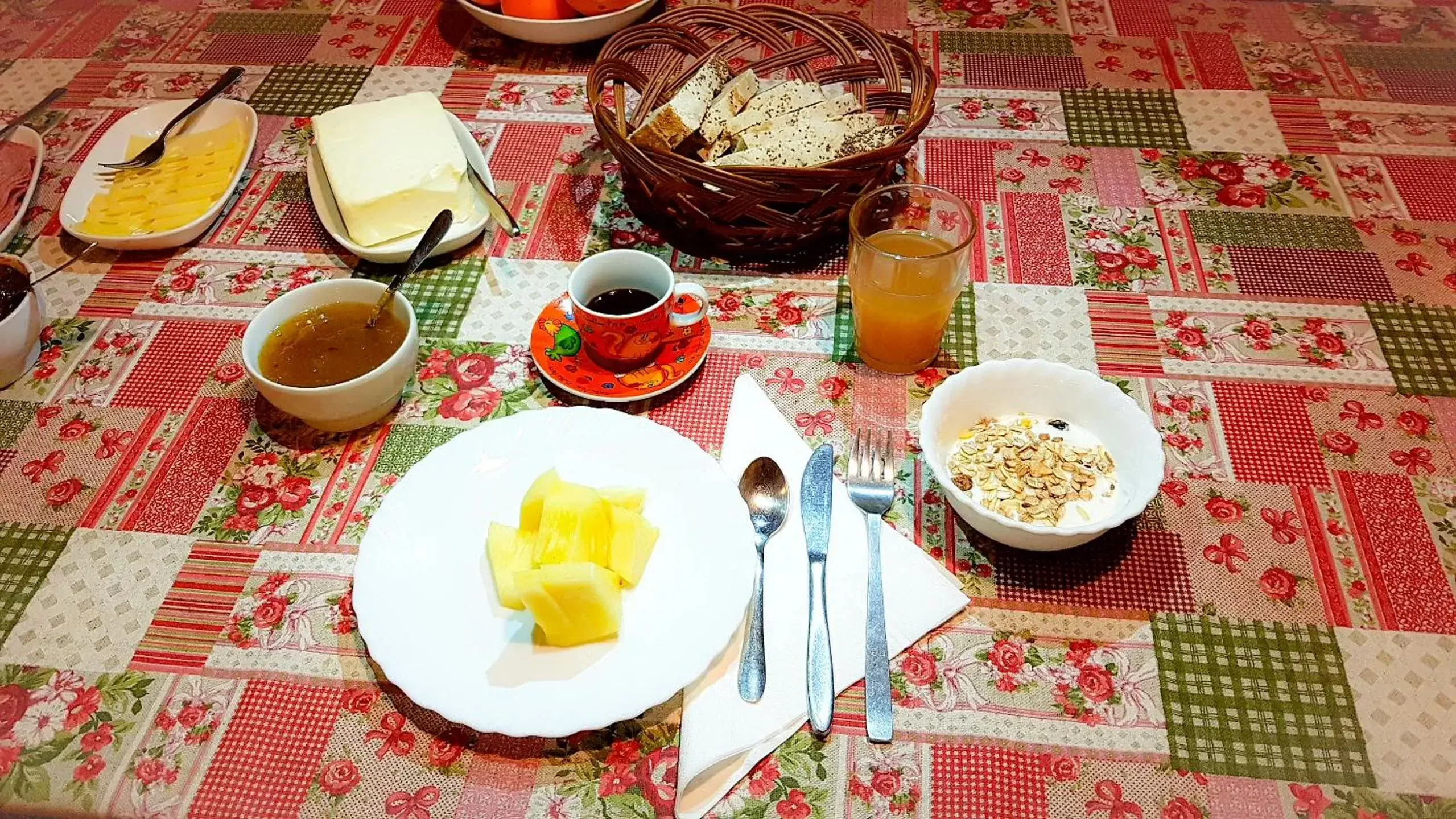 Day, Breakfast in Olive Tree Hill