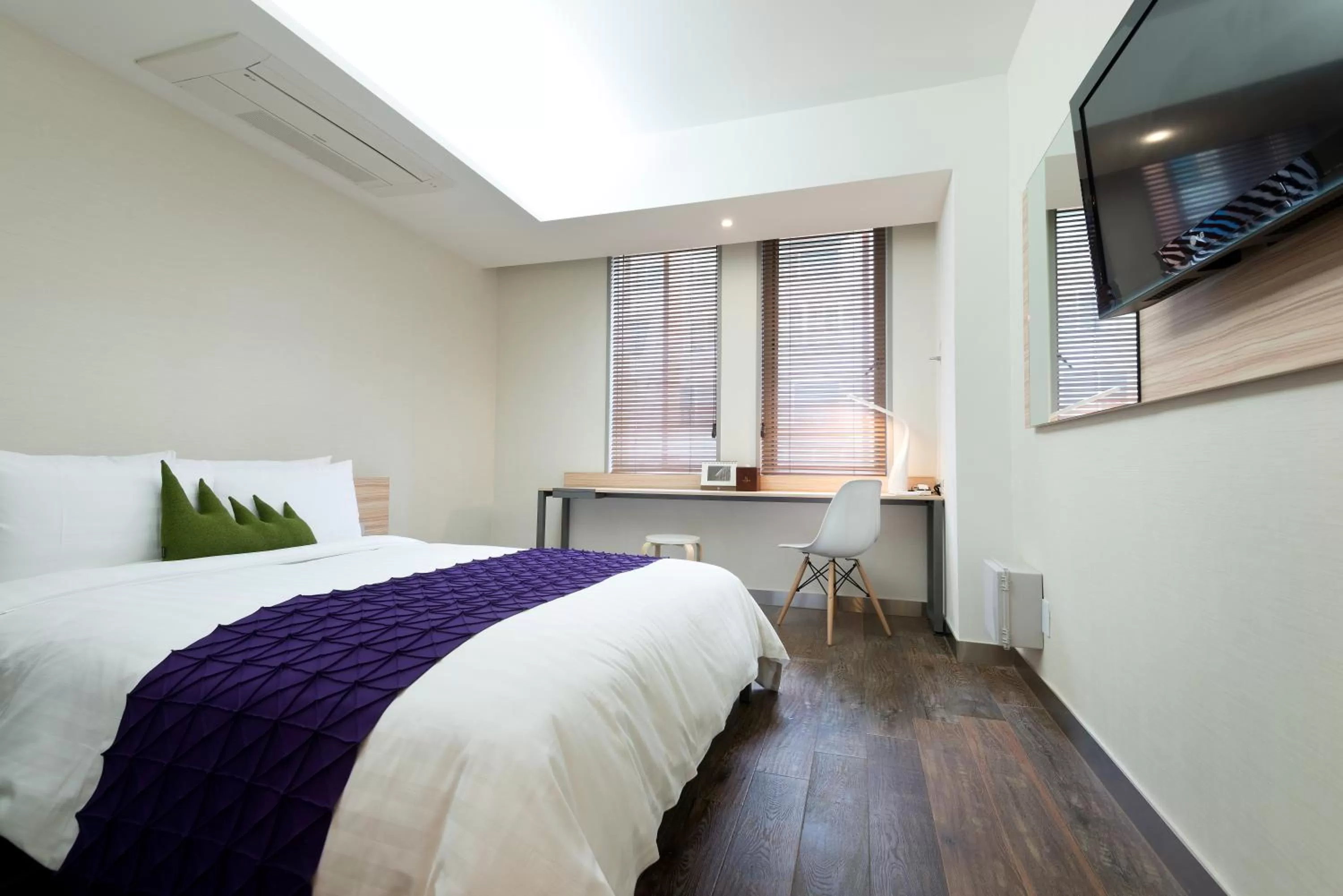 Bed in Metro Hotel Myeongdong