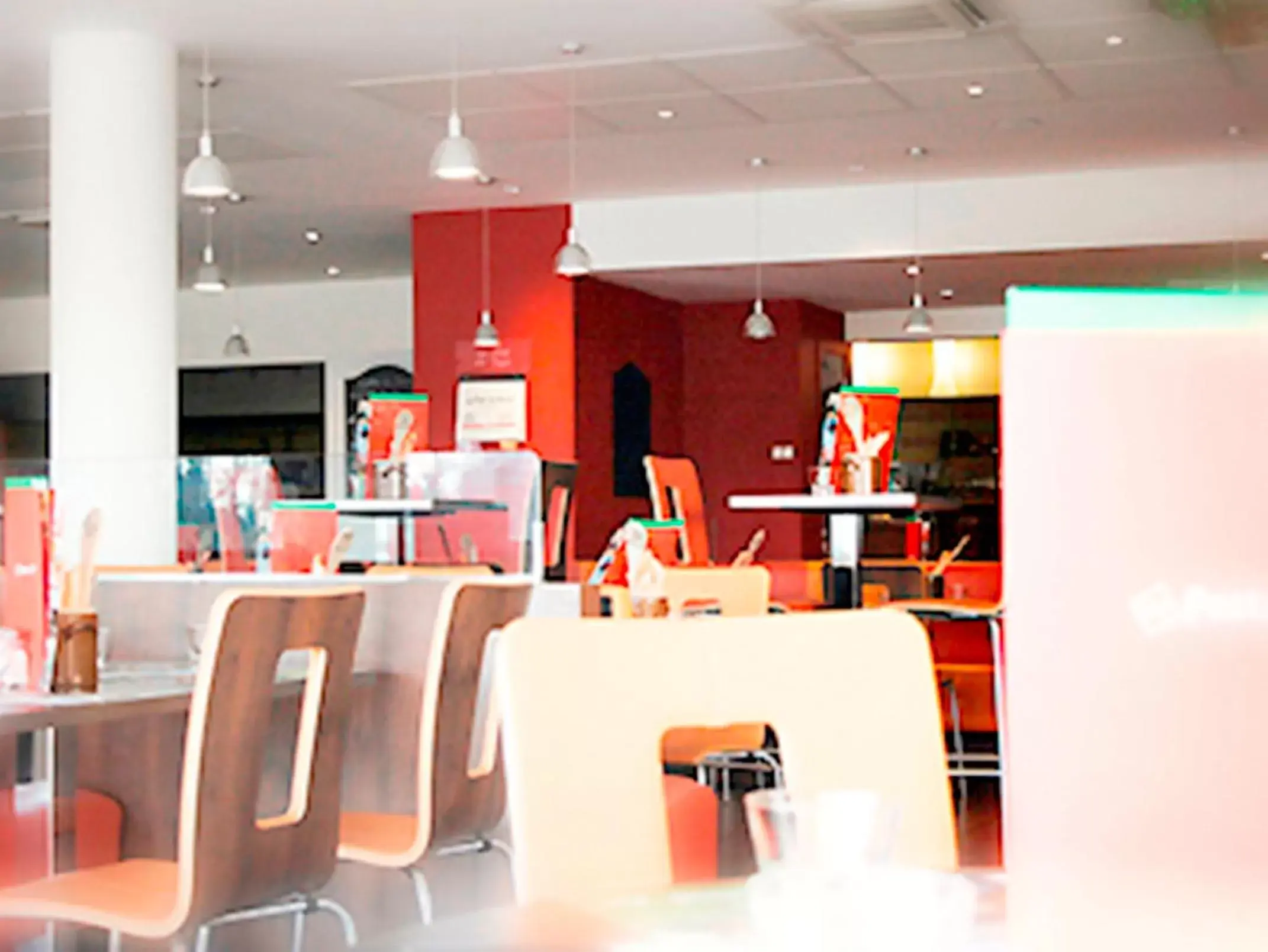 Restaurant/Places to Eat in ibis Istres Trigance