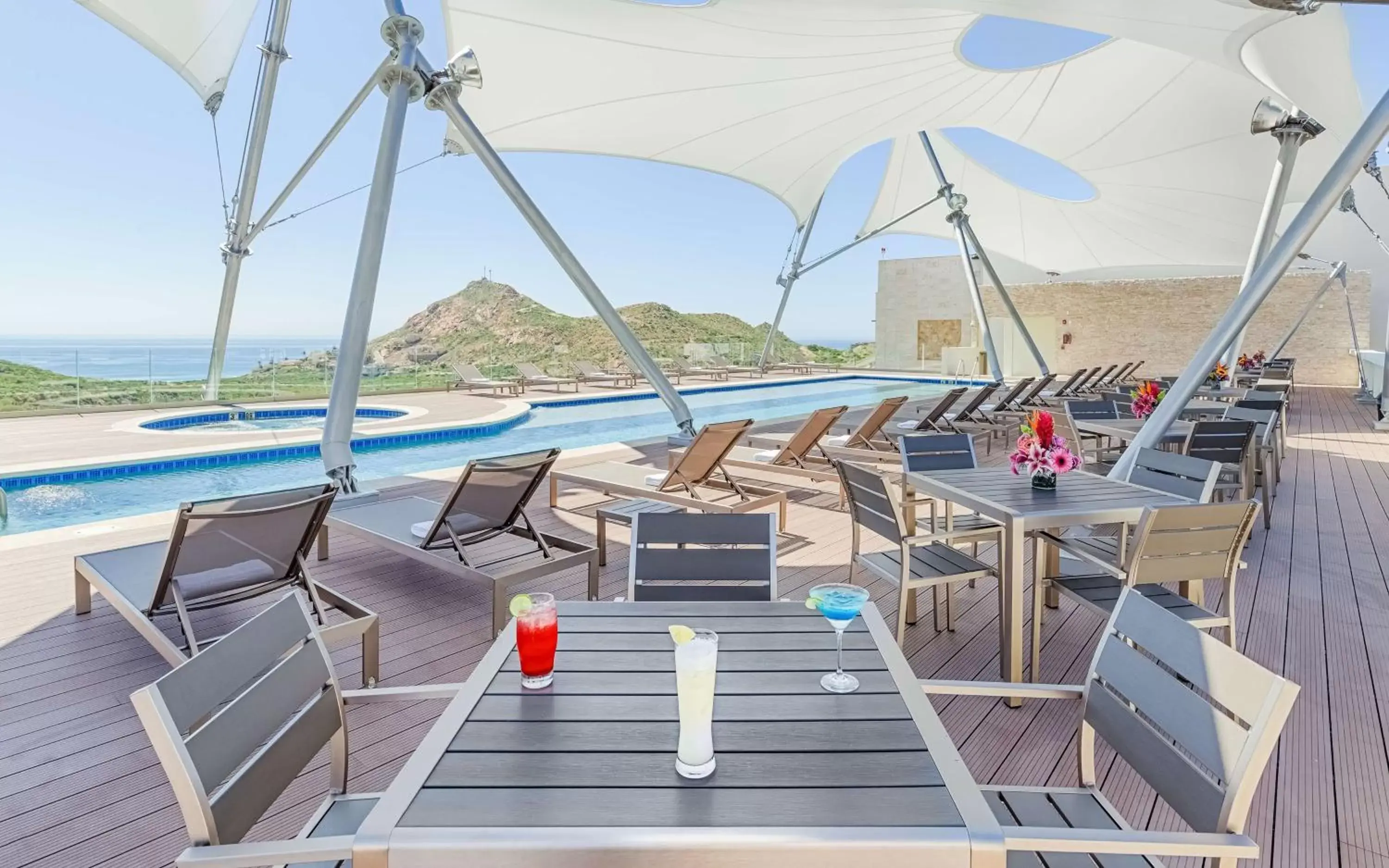 Pool view, Restaurant/Places to Eat in Hampton Inn & Suites by Hilton Los Cabos