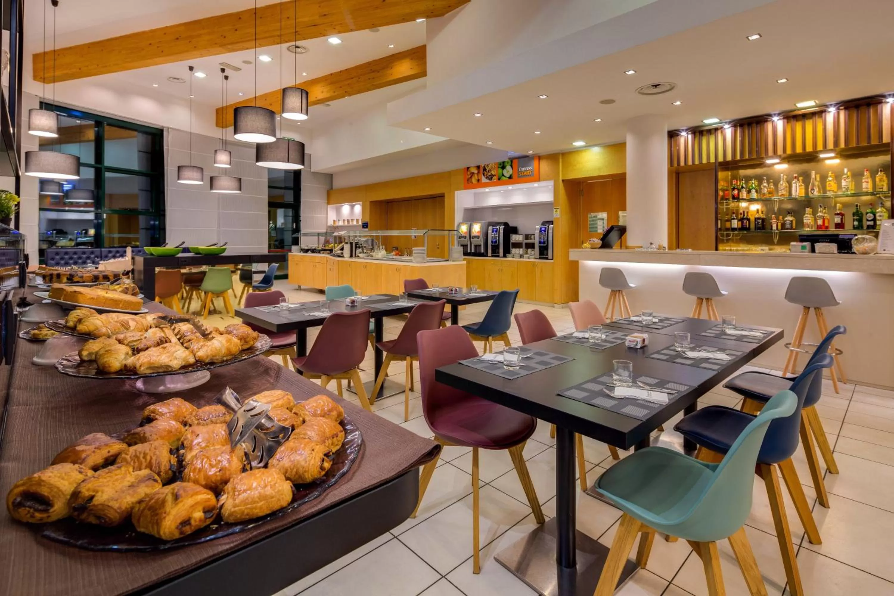 Restaurant/places to eat in Holiday Inn Bologna - Fiera by IHG