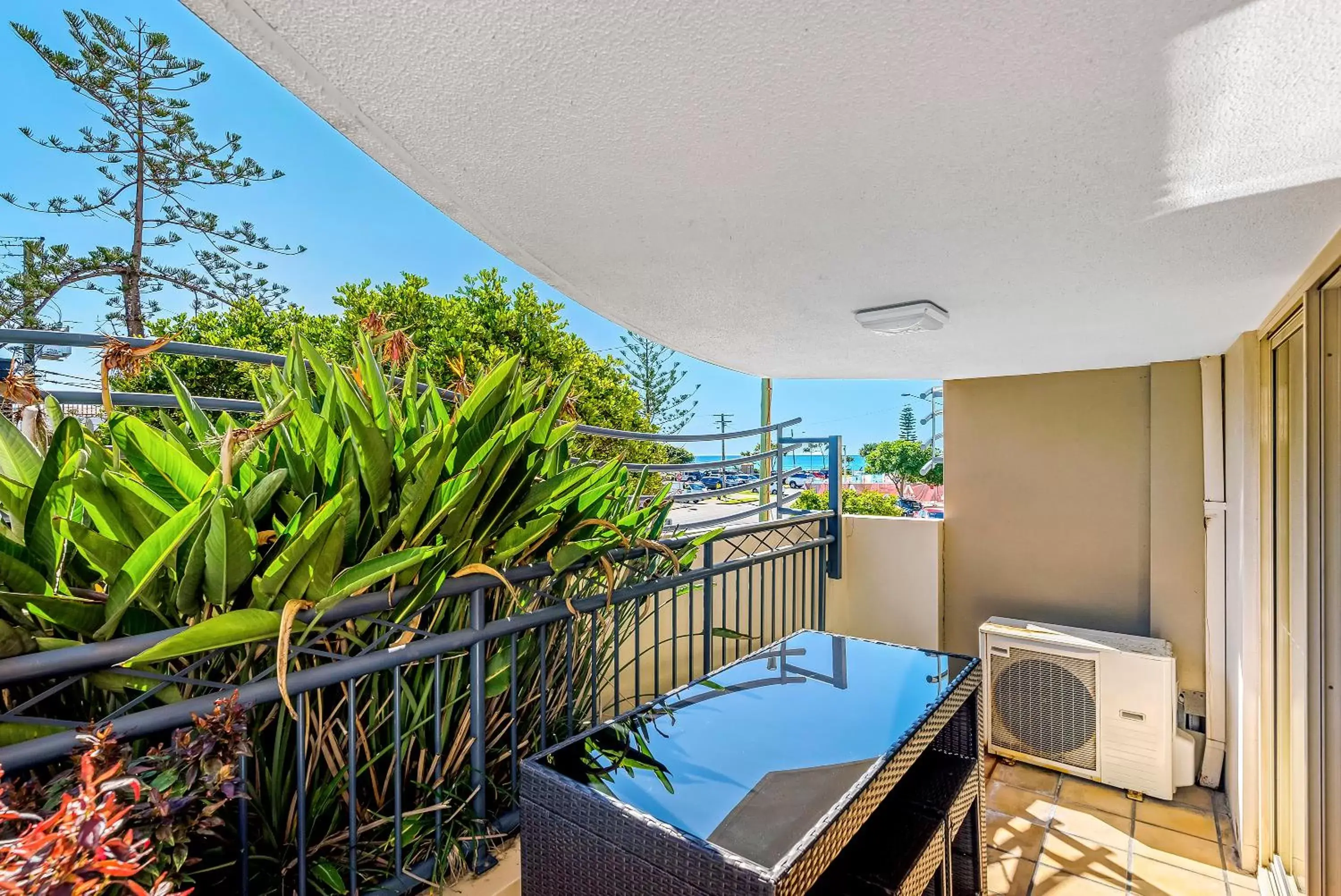 Balcony/Terrace in Golden Riviera Absolute Beachfront Resort