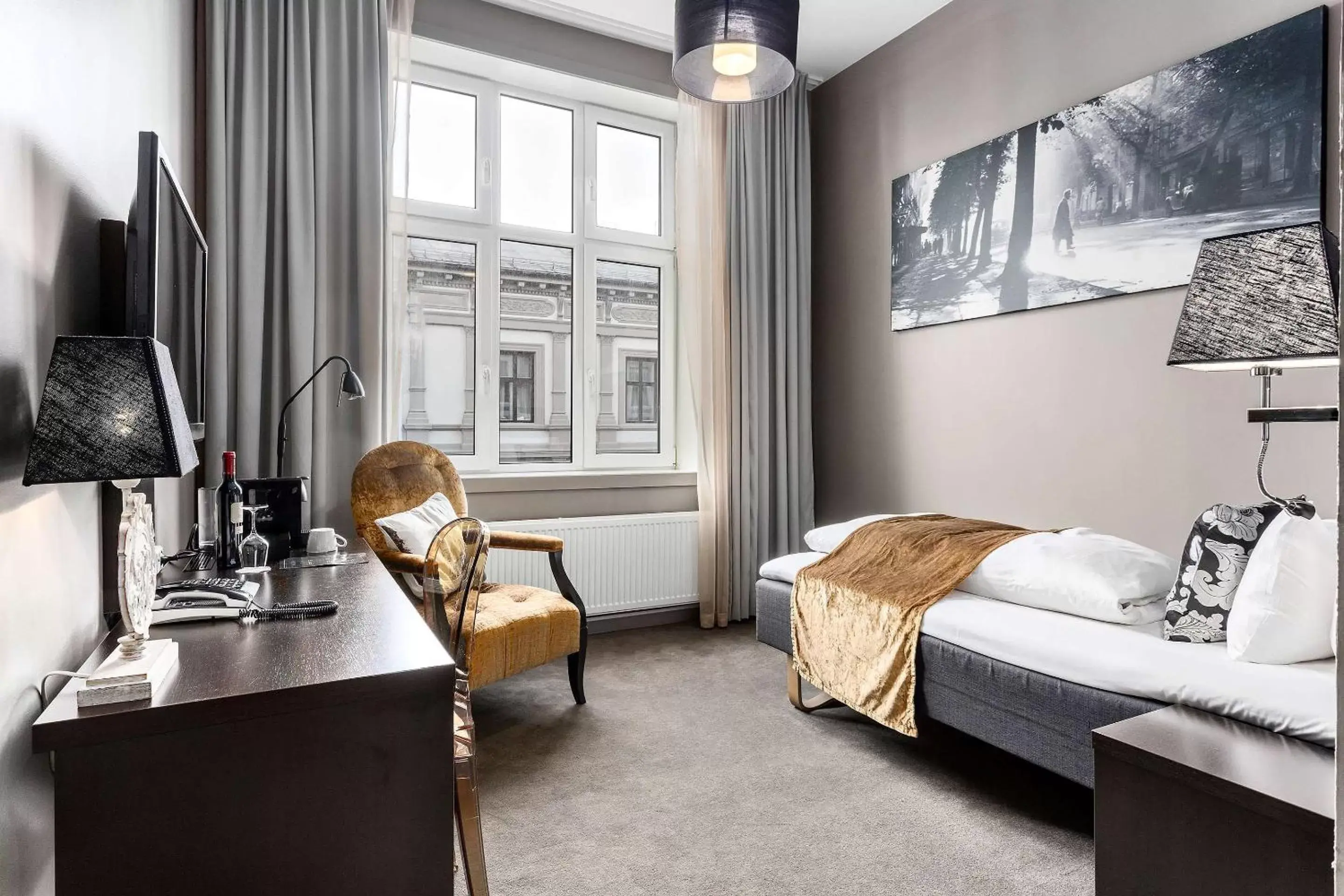 Bedroom in Saga Hotel Oslo; BW Premier Collection