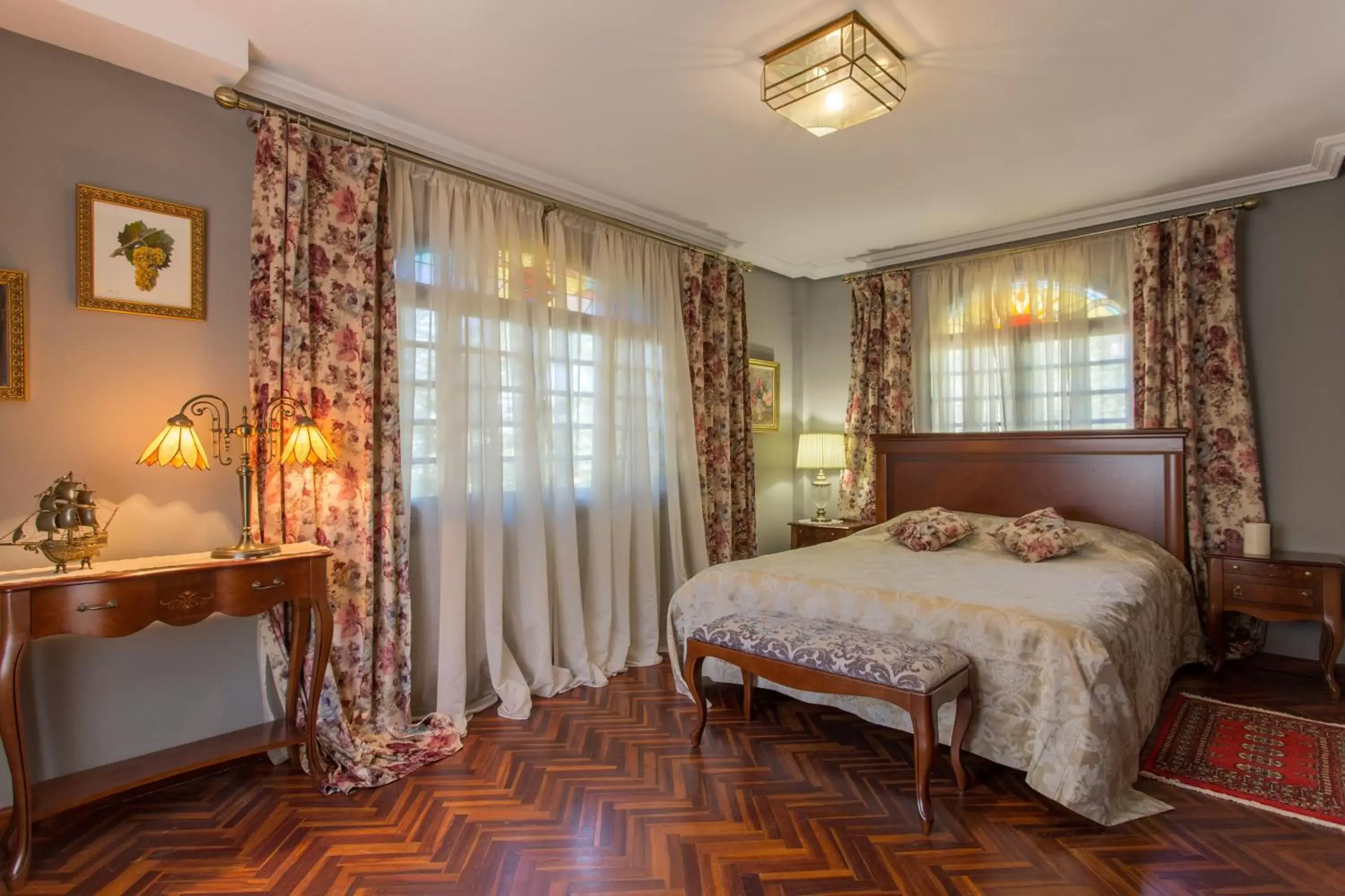 Bed in Apartamentos Gaudi Style