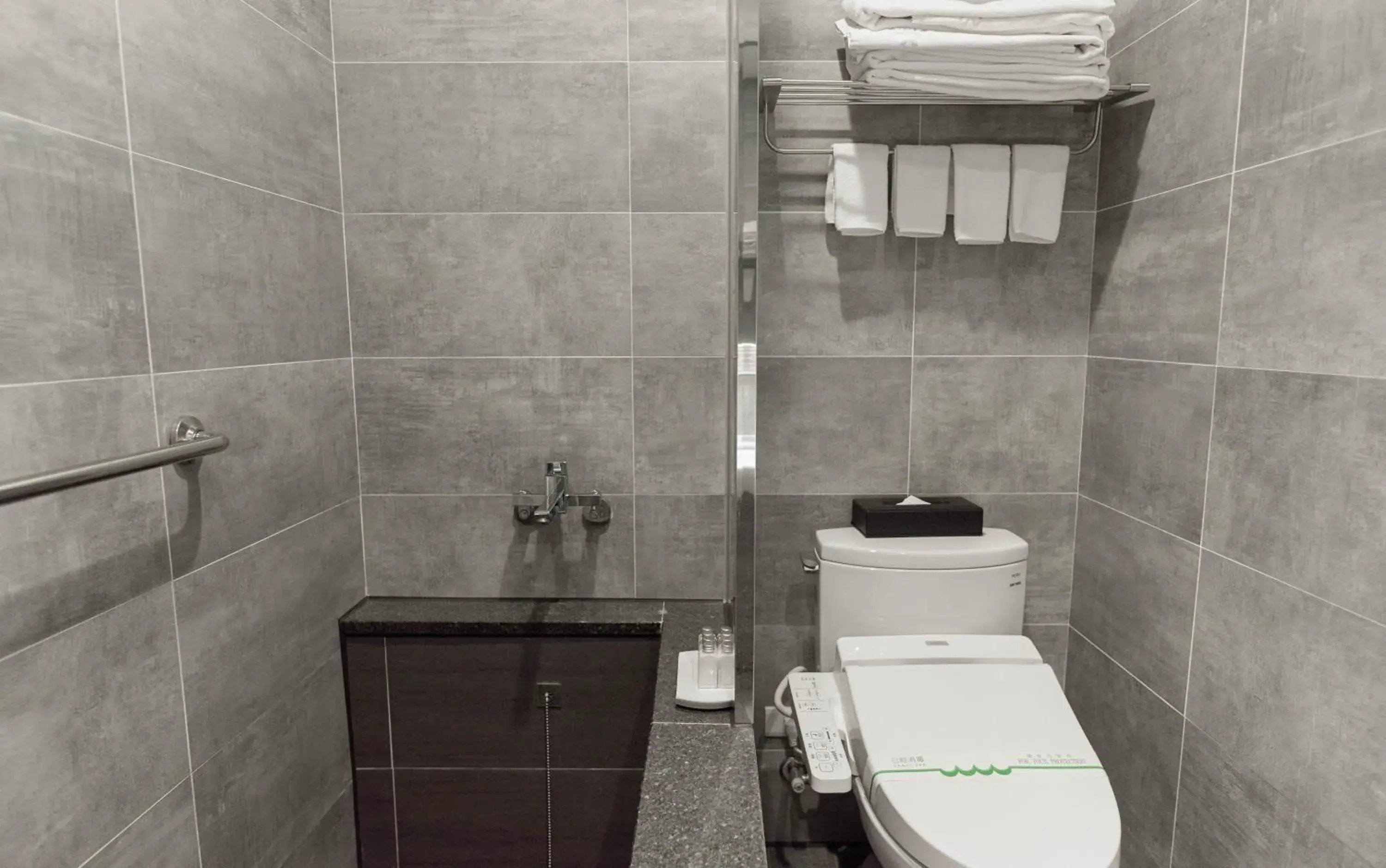 Bathroom in Tianli Hotel
